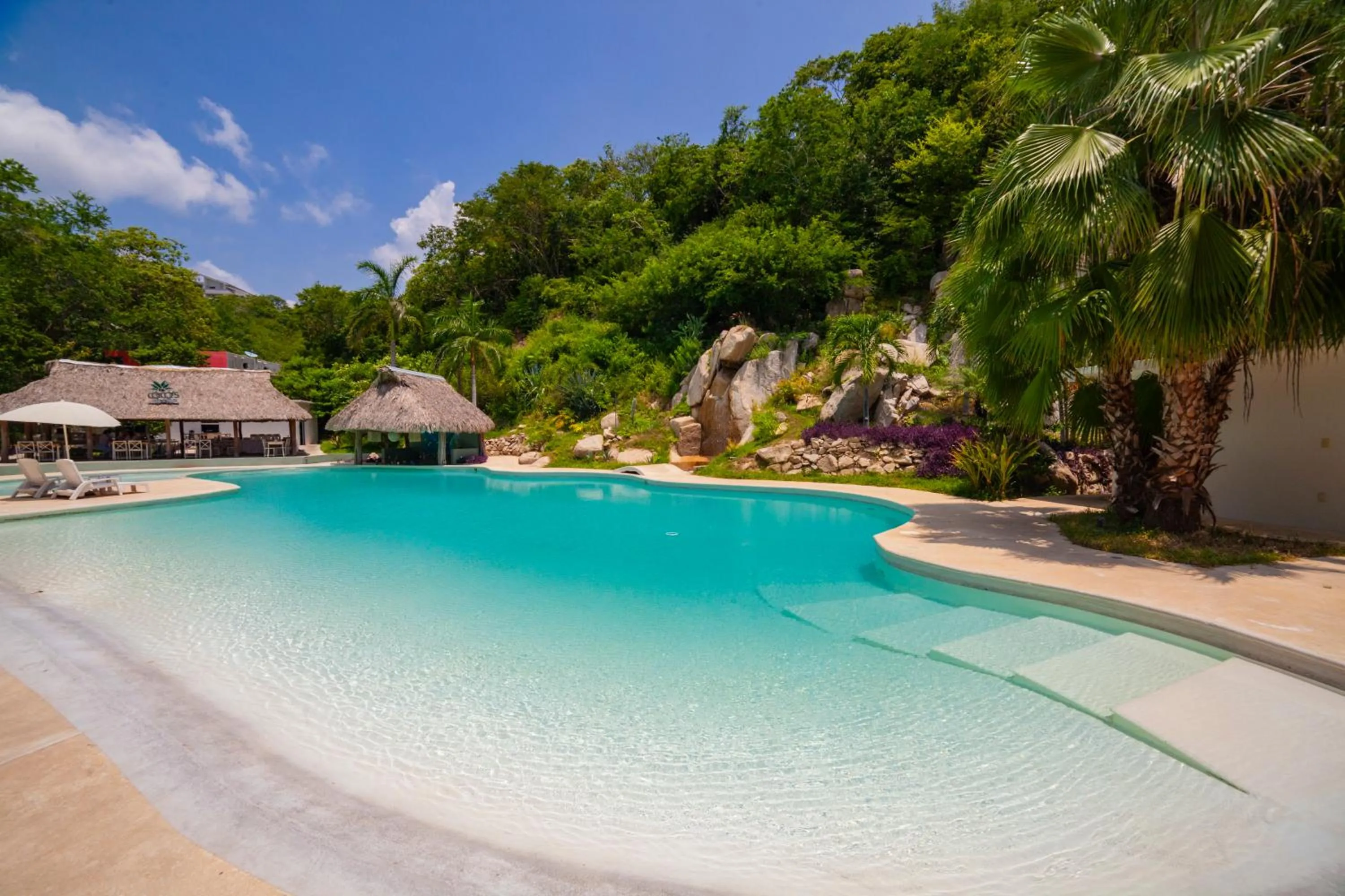 Swimming pool in HOTEL BIULÚ