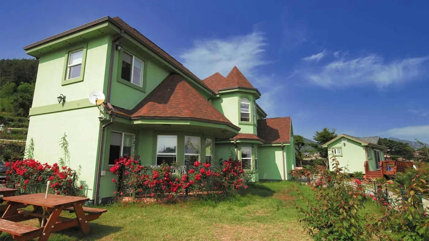 Ever Rose Pension Ever Rose Pension