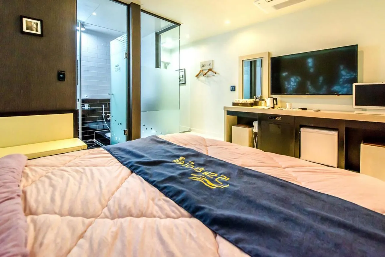 Bed in Gyorae Drive-in Motel