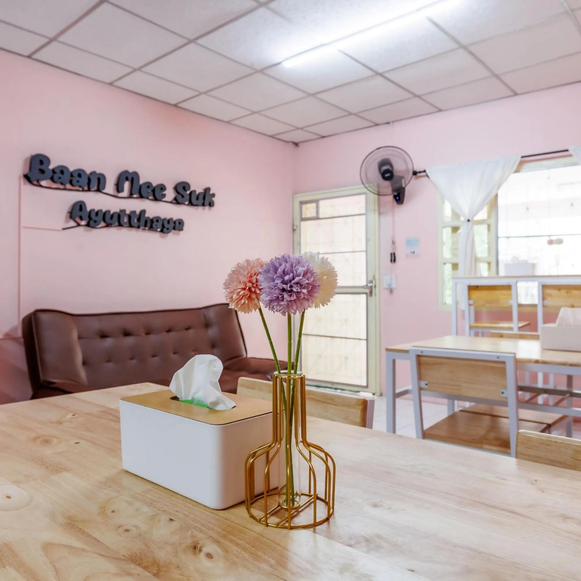Dining area in Baan Mee Suk Ayutthaya