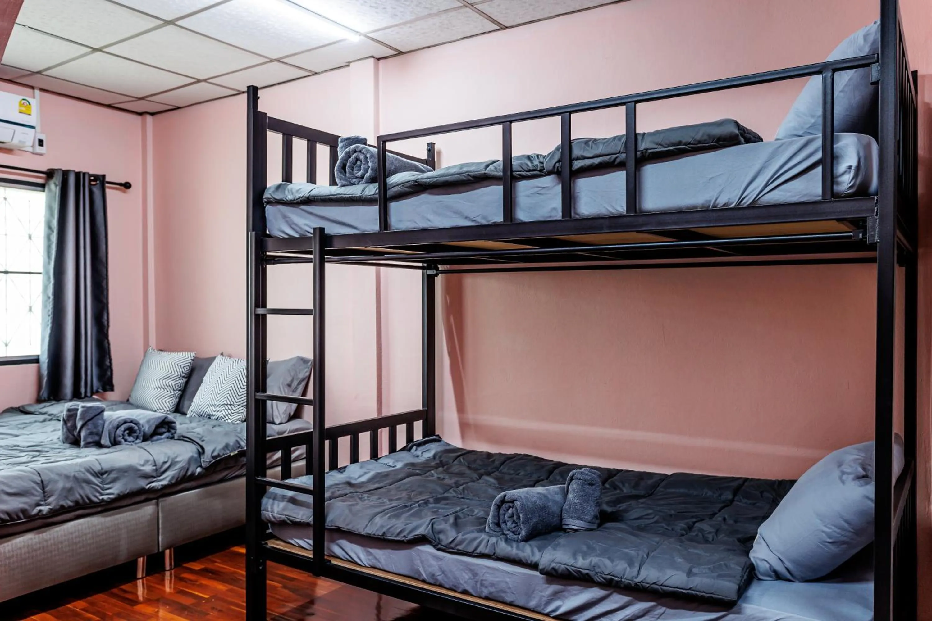 bunk bed, Bed in Baan Mee Suk Ayutthaya