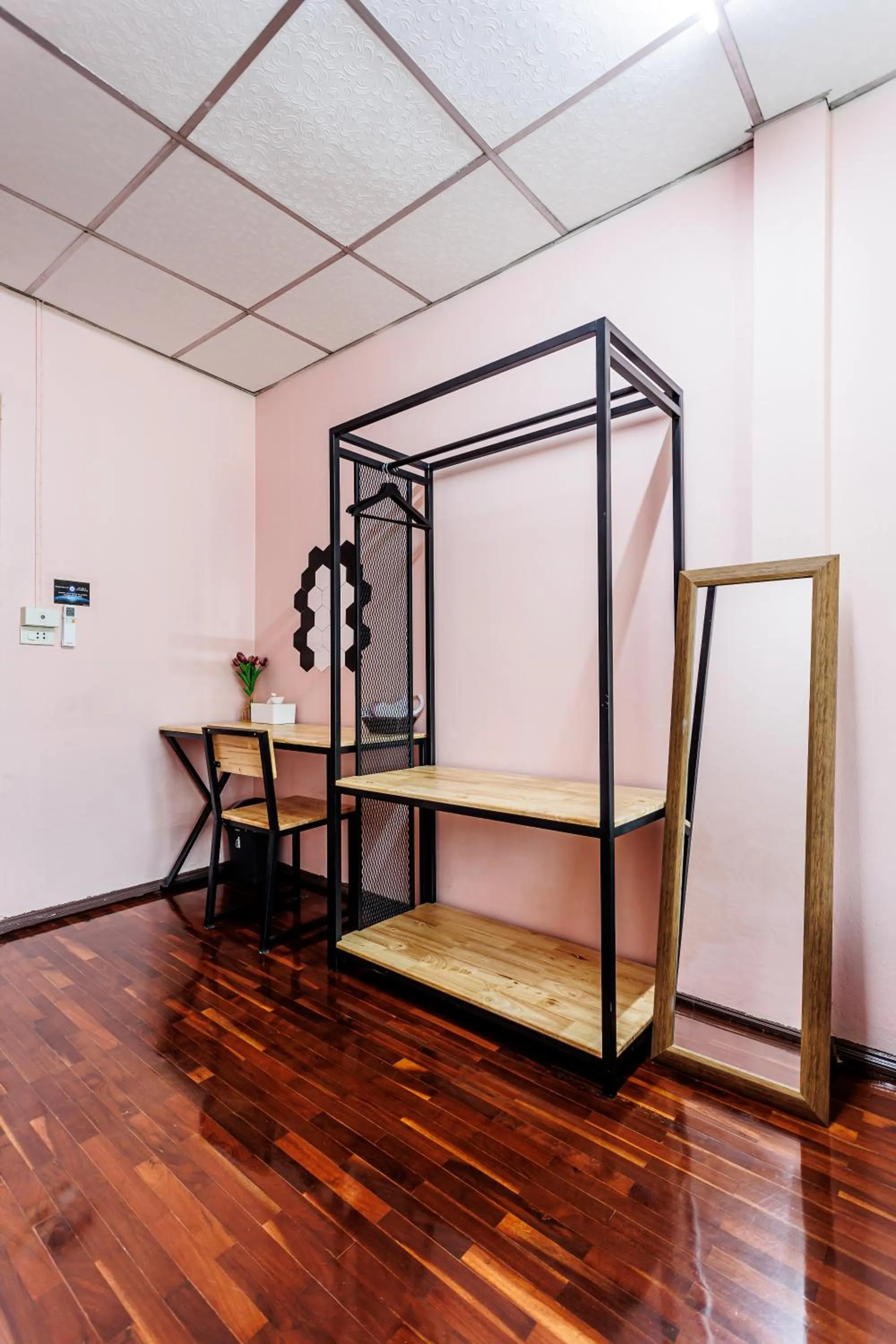 Shower, Bed in Baan Mee Suk Ayutthaya