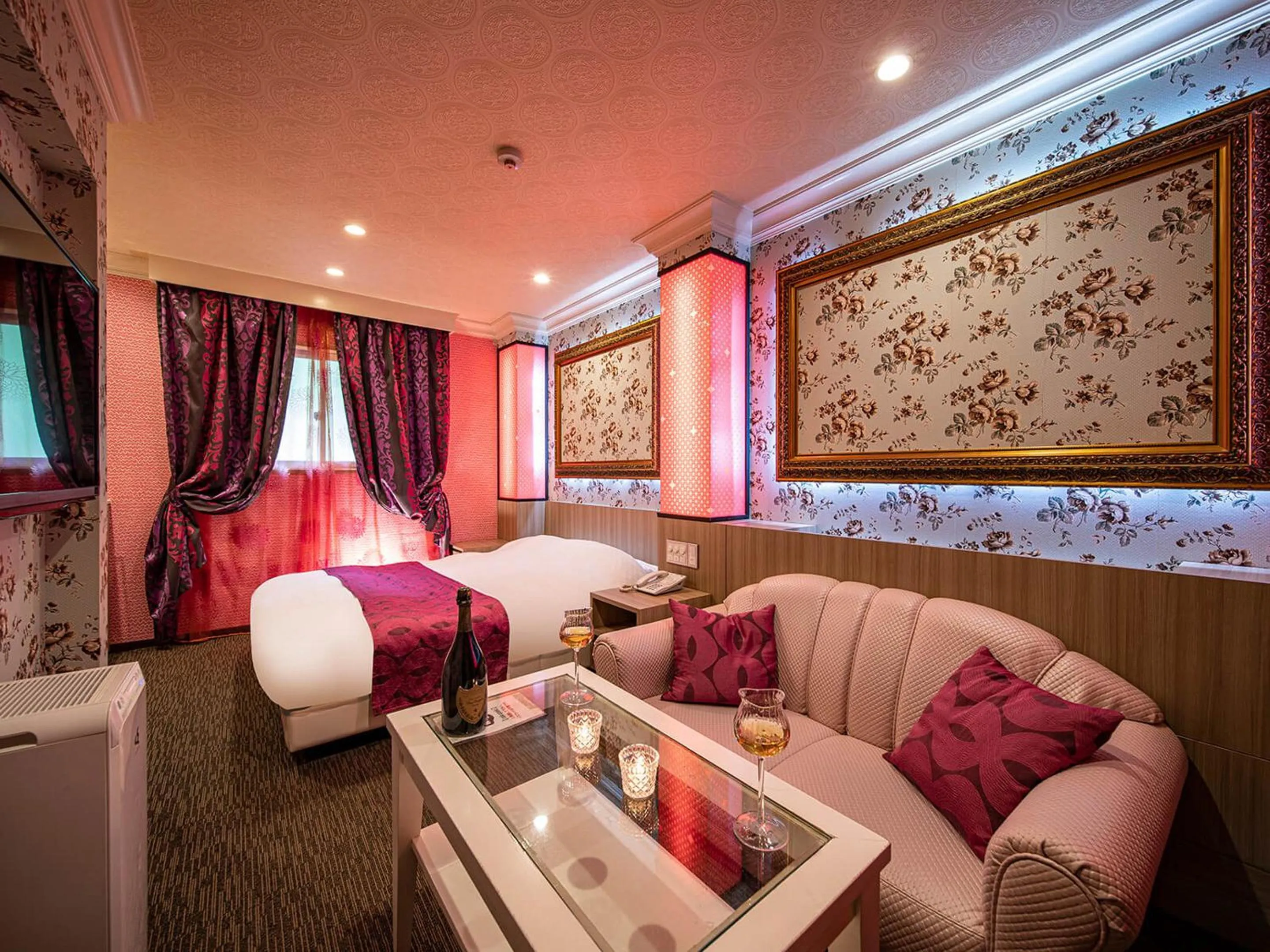 Photo of the whole room, Bed in Hotel Rakuseki Honkan