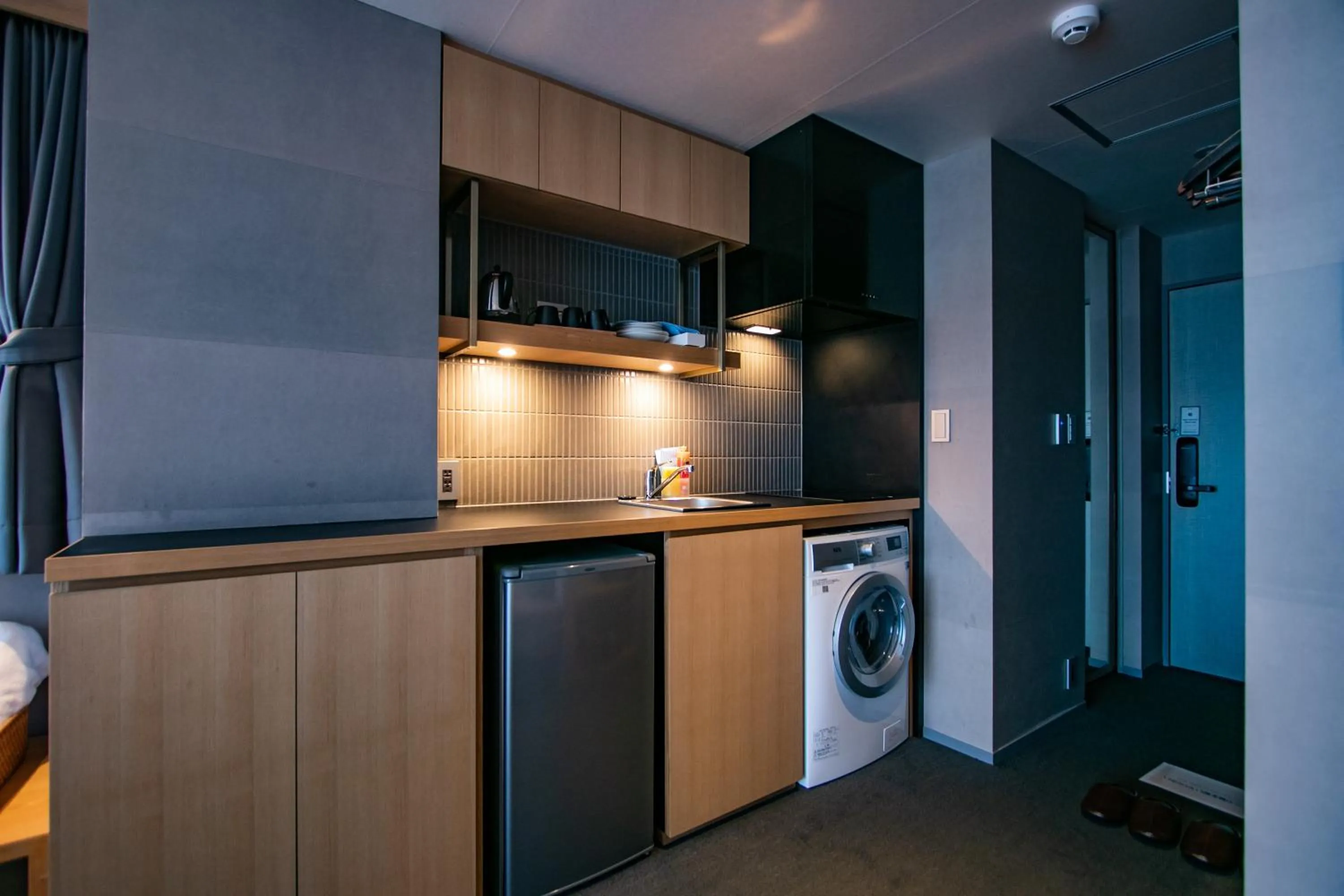 washing machine, Kitchen/Kitchenette in THE MACHIYA SHINSEN-EN