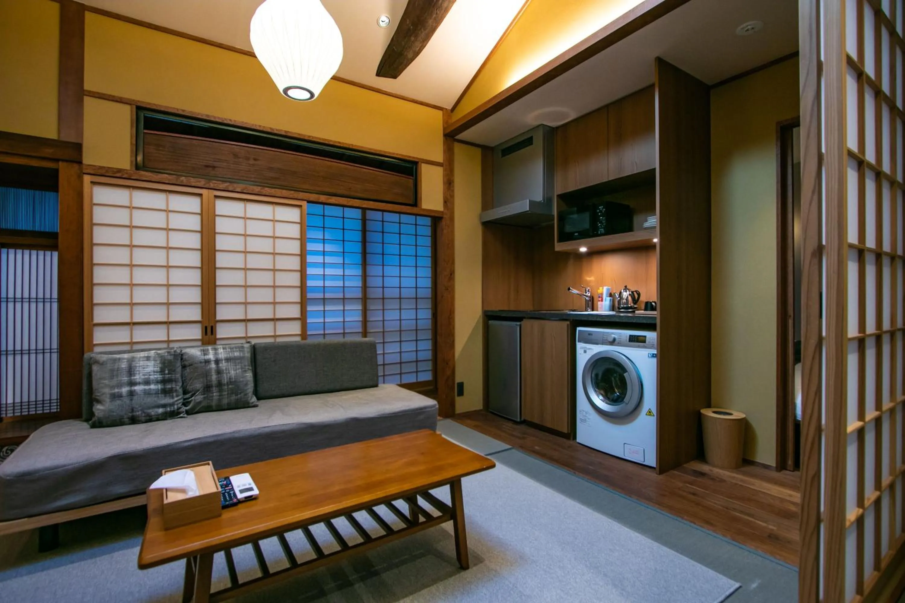 Kitchen or kitchenette, Seating Area in THE MACHIYA SHINSEN-EN