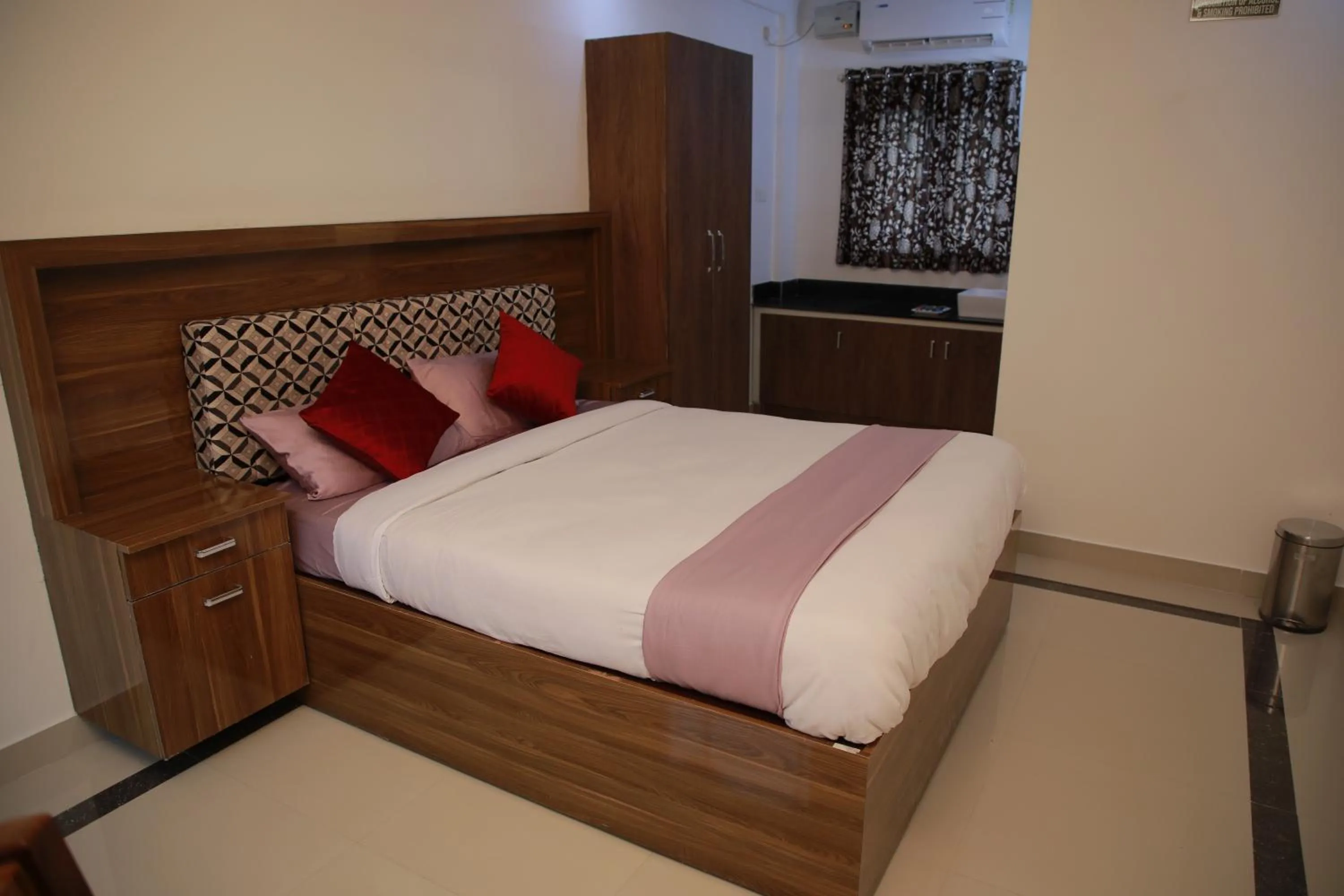room service, Bed in Kausthubhom Residency