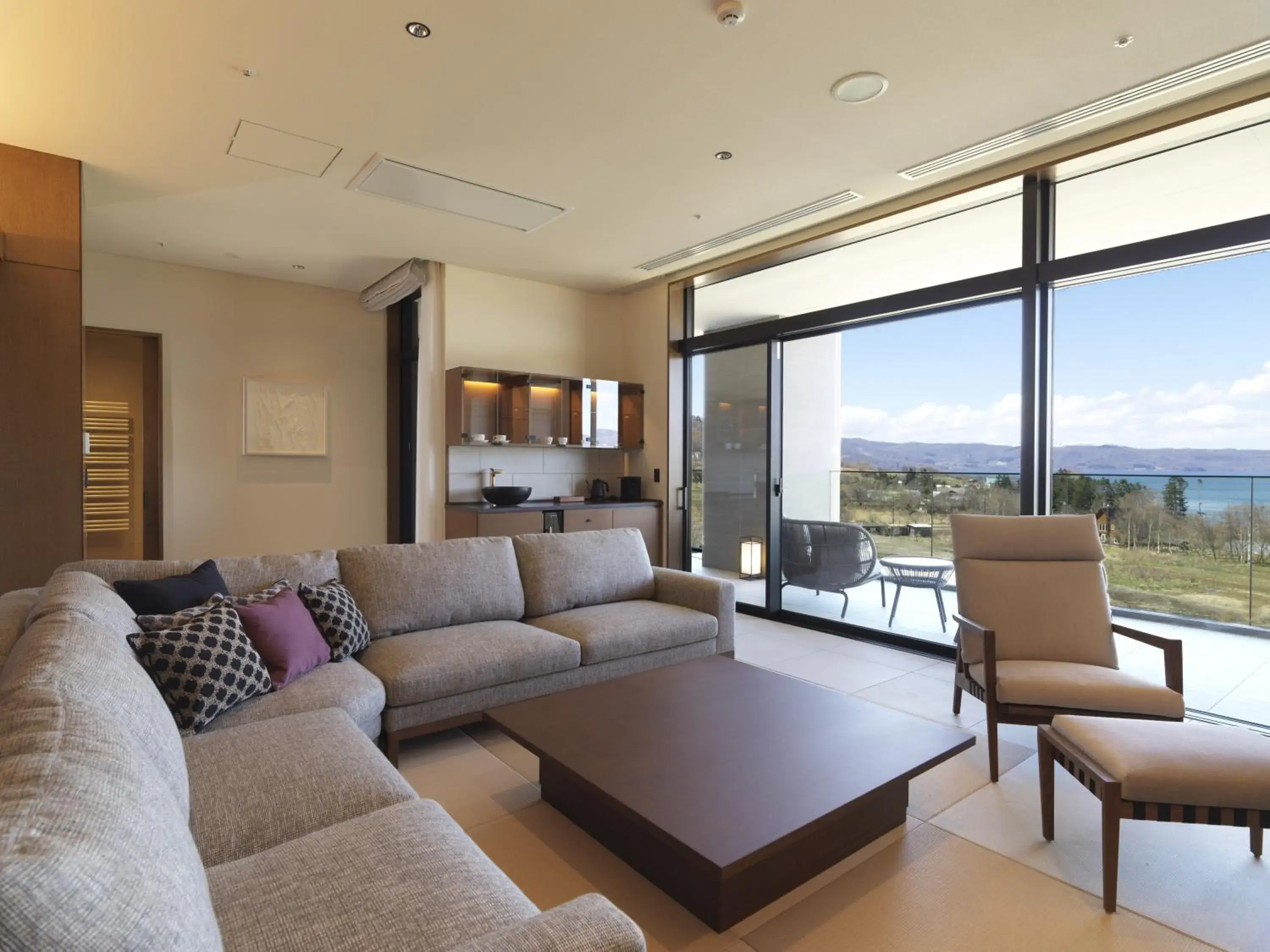 Suite with Onsen Open Air Bath-Lake View-East Wing - Non-Smoking- Premium French Dinner & Japanese Breakfast in Lake Toya Tsuruga Resort HIKARINOUTA Suite with Onsen Open Air Bath-Lake View-East Wing - Non-Smoking- Premium French Dinner & Japanese Breakfast in Lake Toya Tsuruga Resort HIKARINOUTA