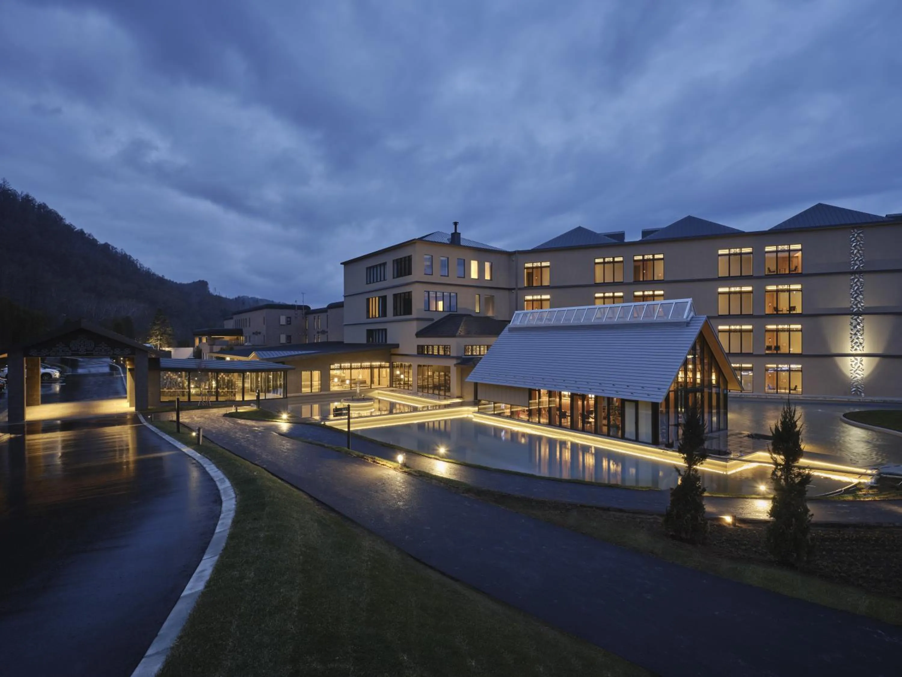 Property building in Lake Toya Tsuruga Resort HIKARINOUTA