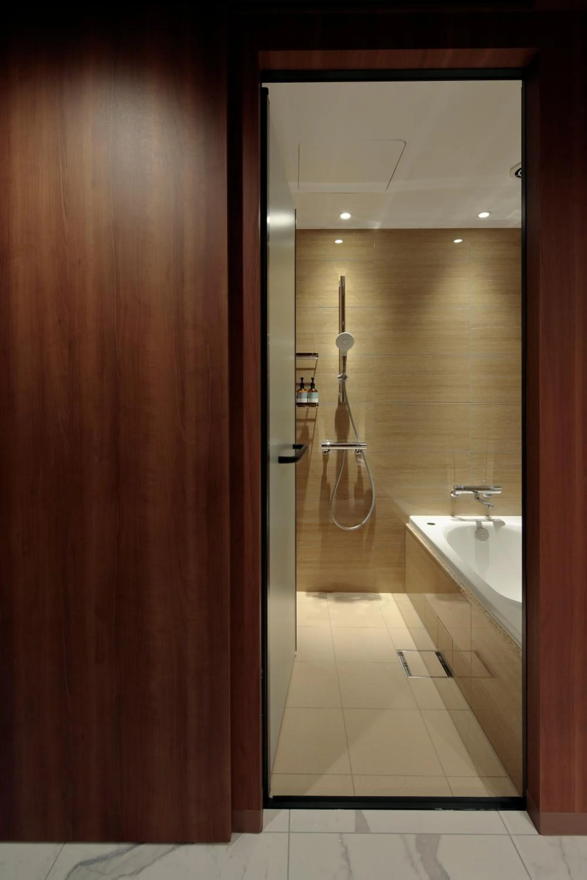 Shower in Candeo Hotels Osaka Shinsaibashi