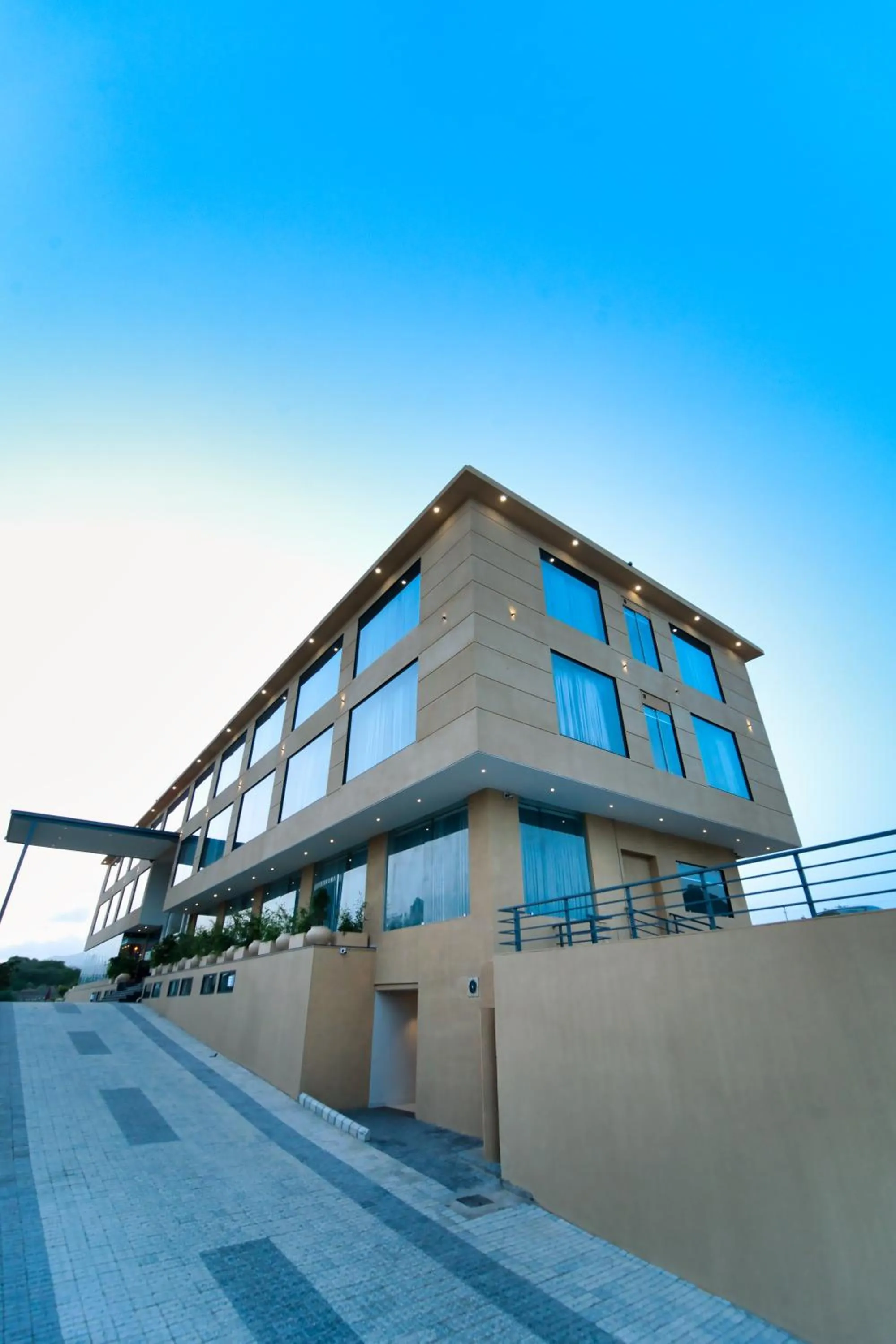 Facade/entrance in Sterling Pushkar