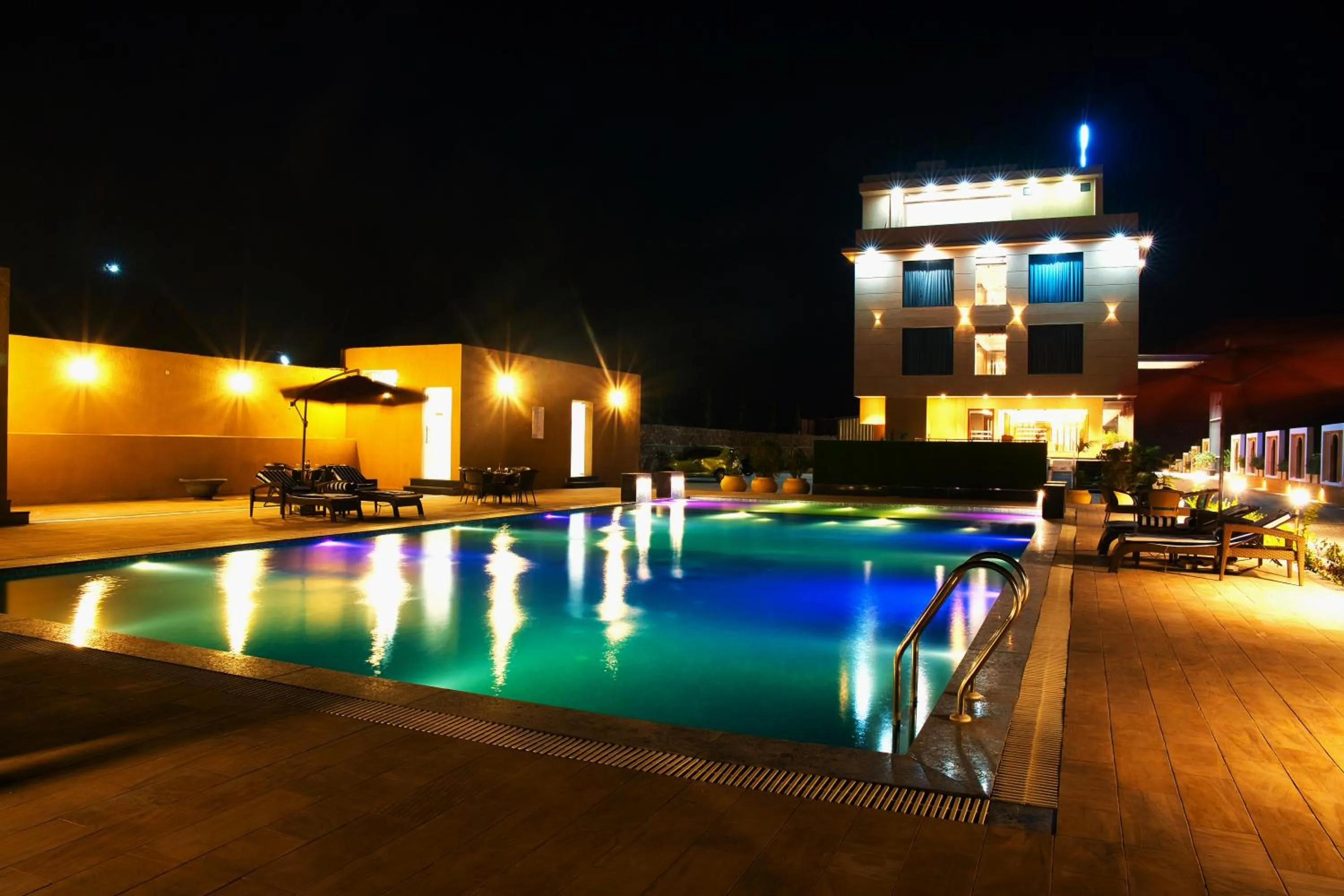 Swimming pool in Sterling Pushkar