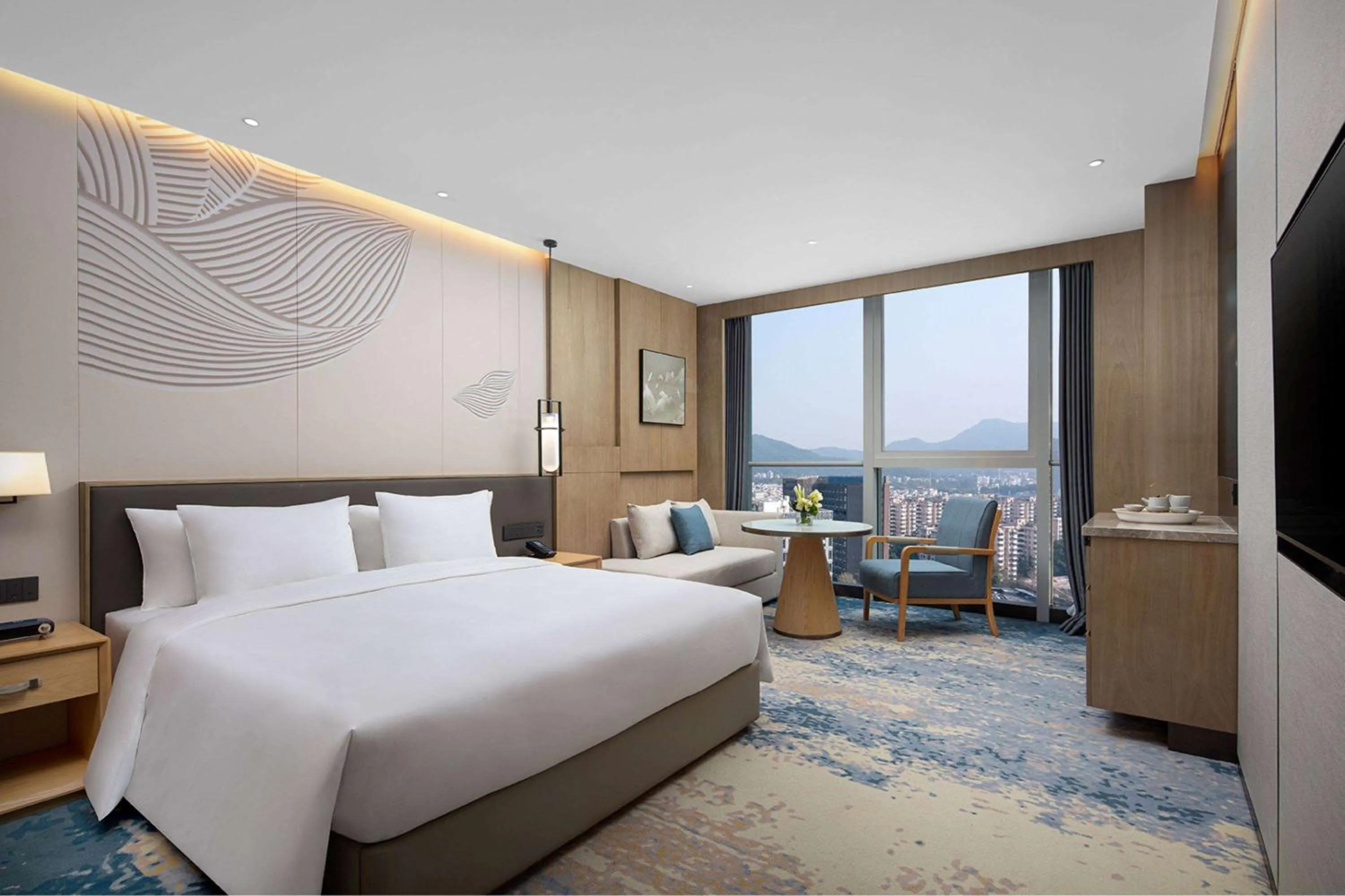Photo of the whole room, Bed in Wyndham Guangzhou Baiyun Mountain