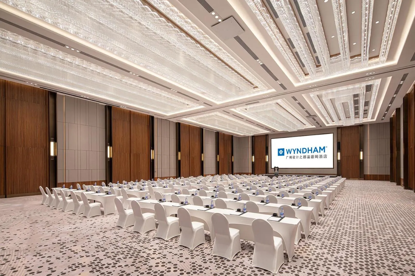 Meeting/conference room in Wyndham Guangzhou Baiyun Mountain