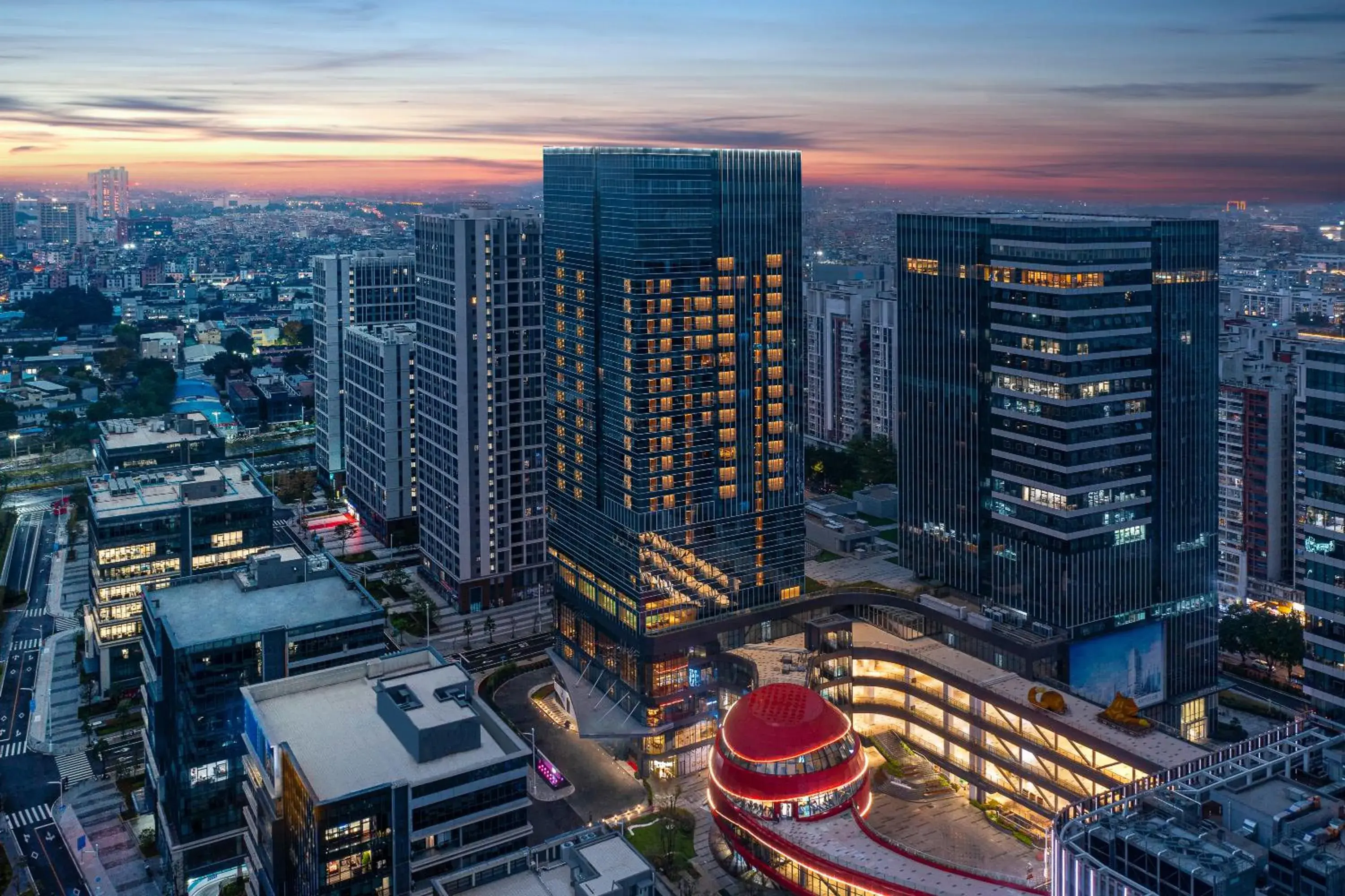 Property building in Wyndham Hotel Guangzhou Huangbian Metro Branch - Free shuttle bus to Canton Fair Property building in Wyndham Hotel Guangzhou Huangbian Metro Branch - Free shuttle bus to Canton Fair