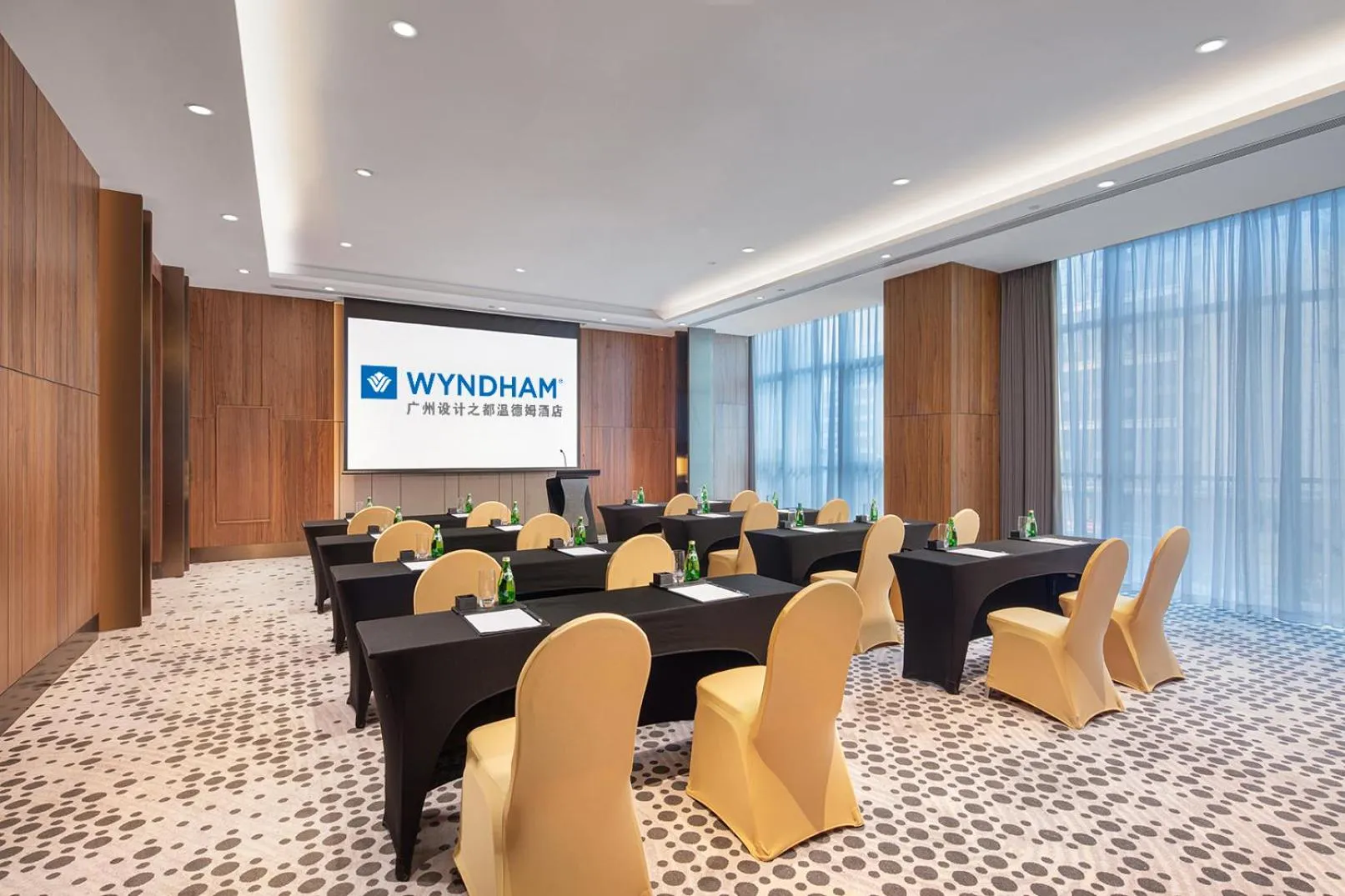 Meeting/conference room in Wyndham Guangzhou Baiyun Mountain