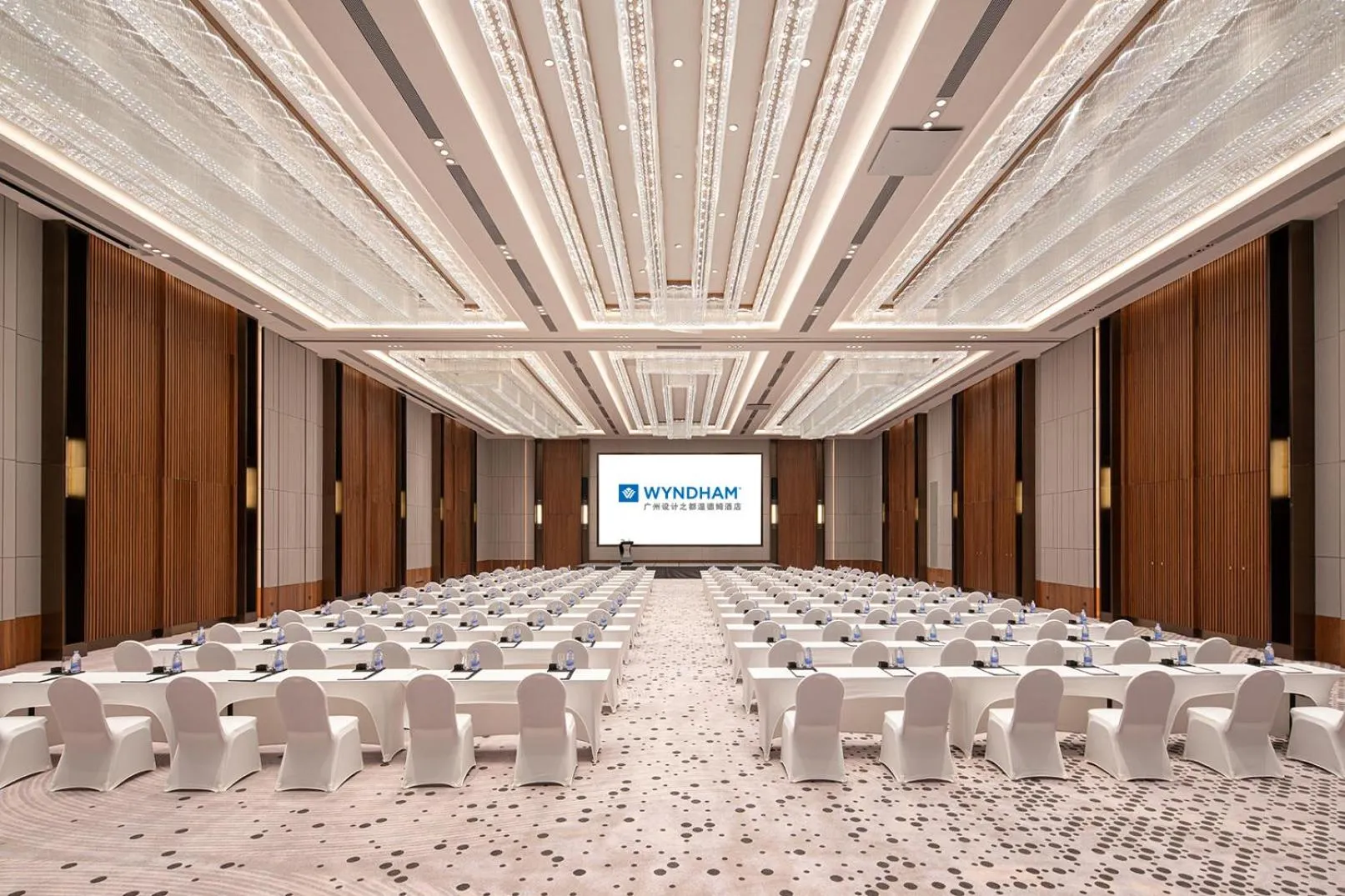 Meeting/conference room in Wyndham Guangzhou Baiyun Mountain