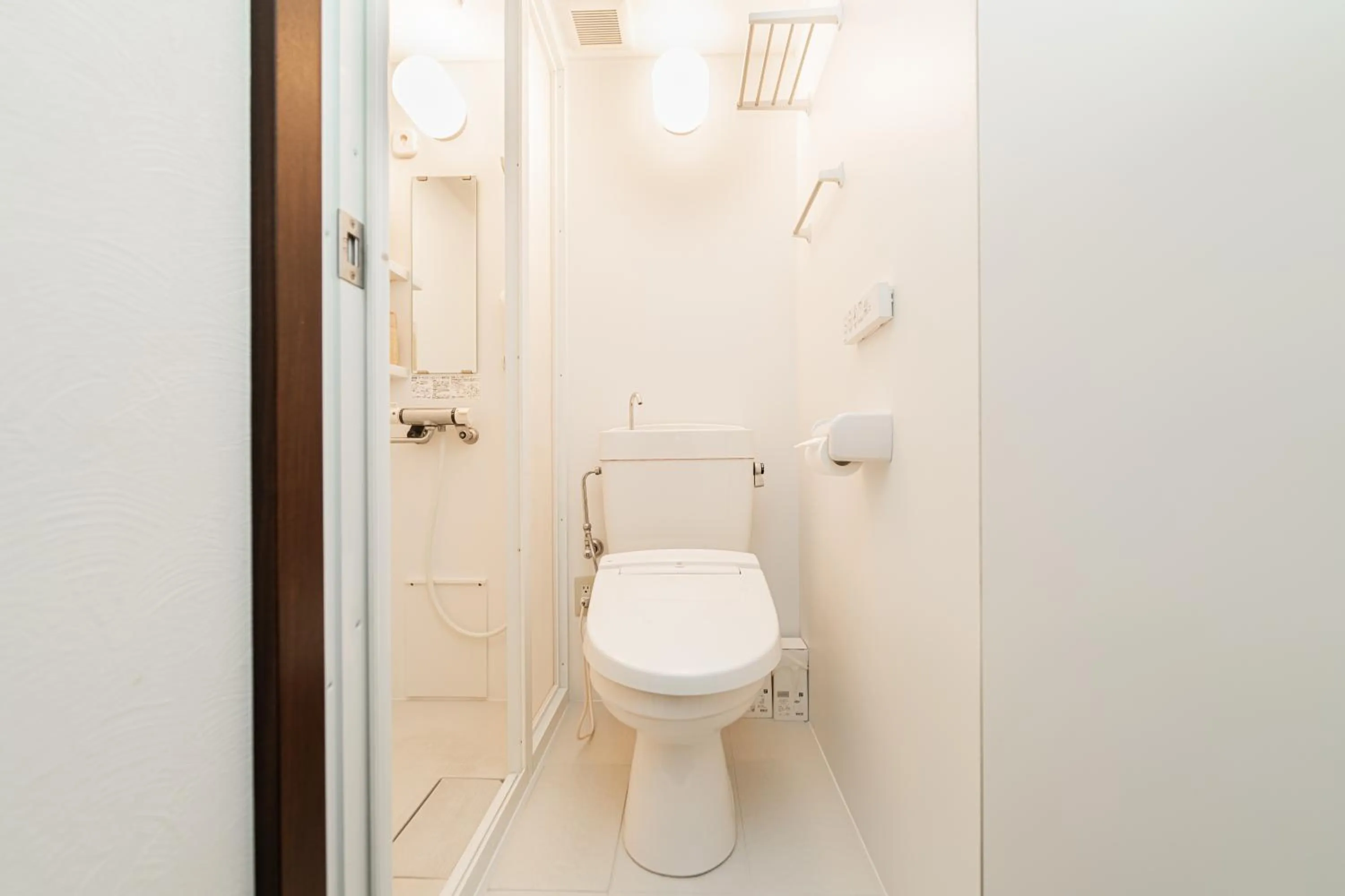 Shower in Serorin Light Hotel Tokyo