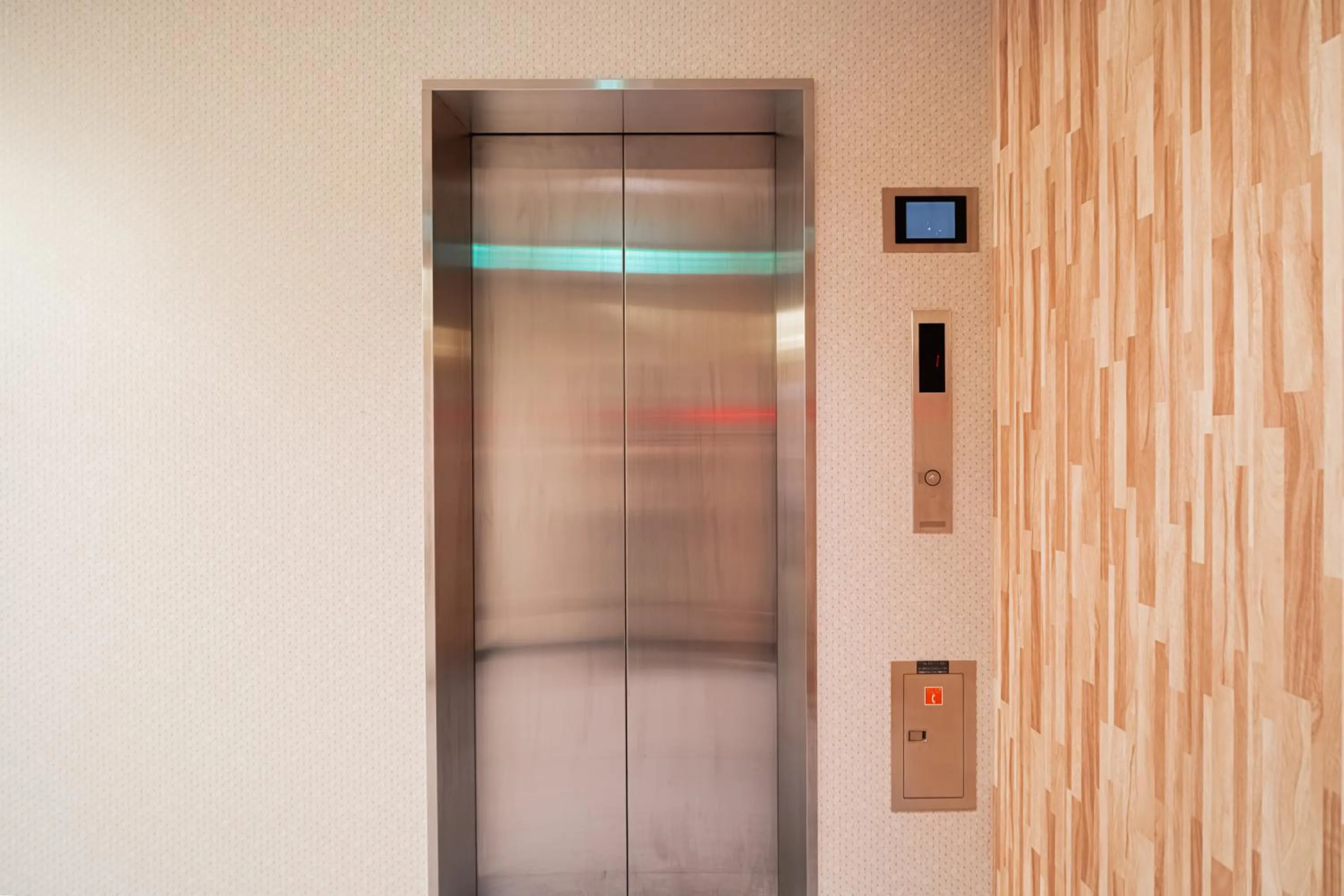 elevator in Serorin Light Hotel Tokyo