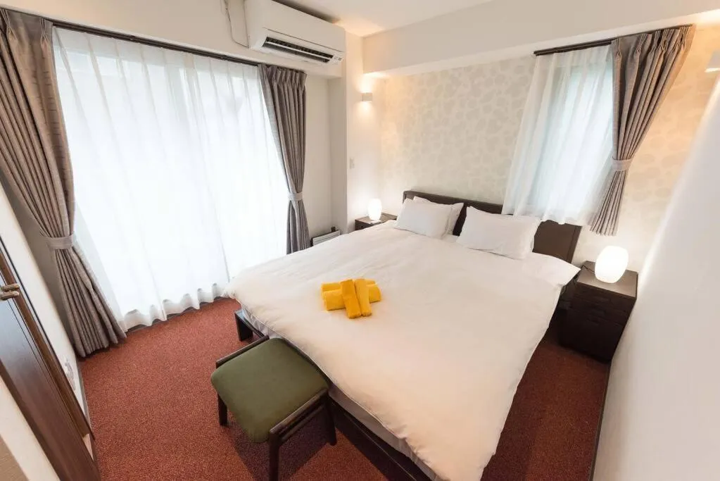 Bed in Serorin Light Hotel Tokyo