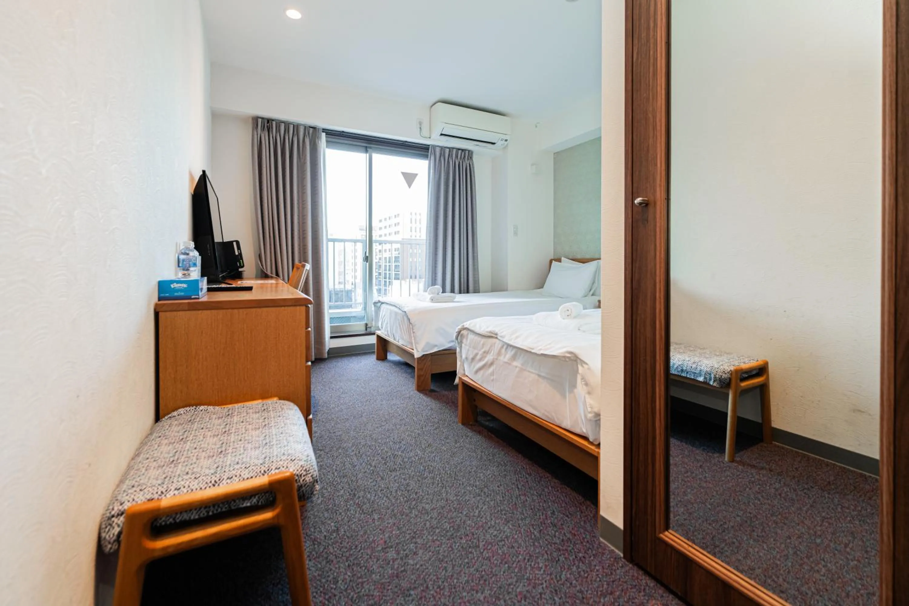 Photo of the whole room, Bed in Serorin Light Hotel Tokyo