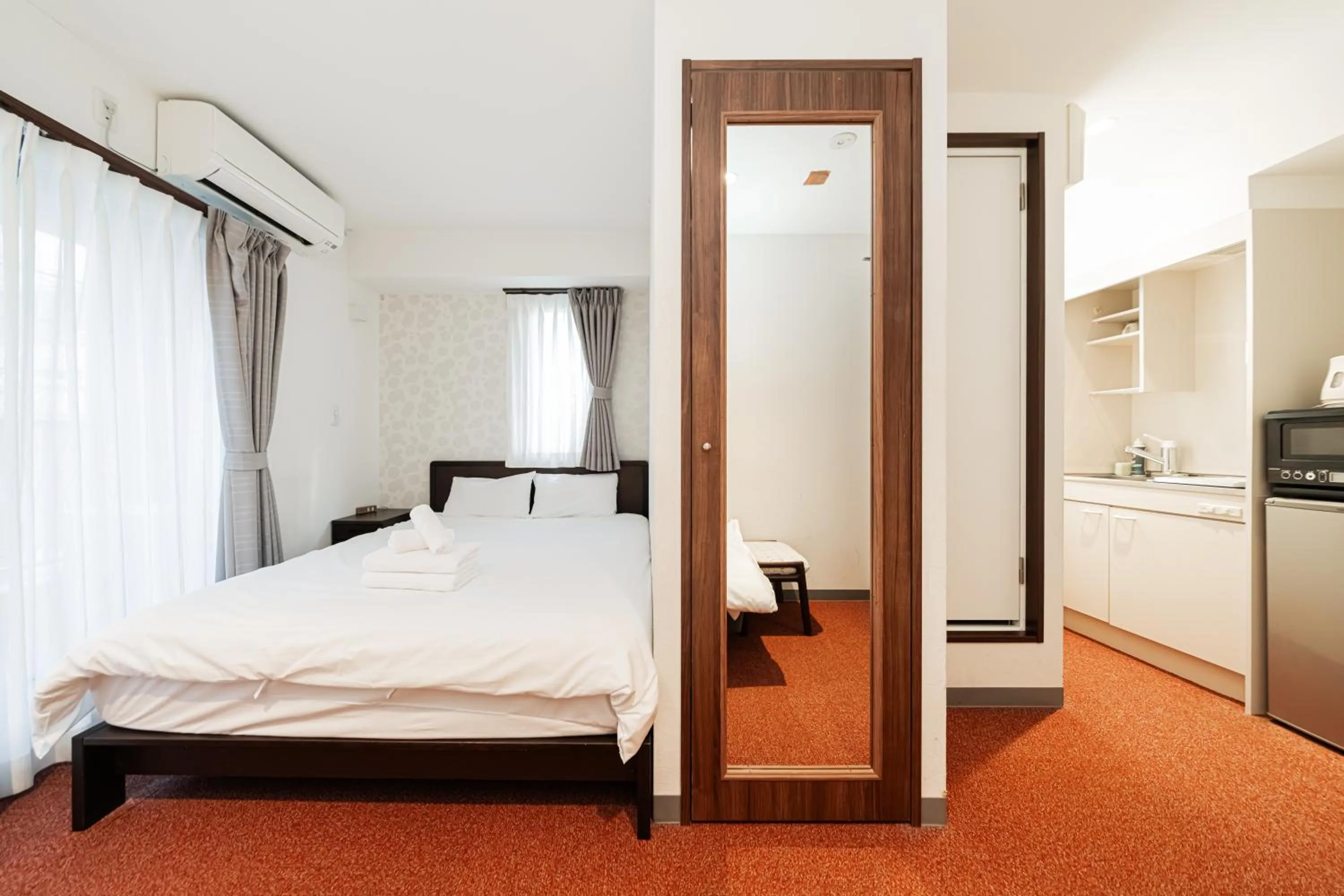 Photo of the whole room, Bed in Serorin Light Hotel Tokyo