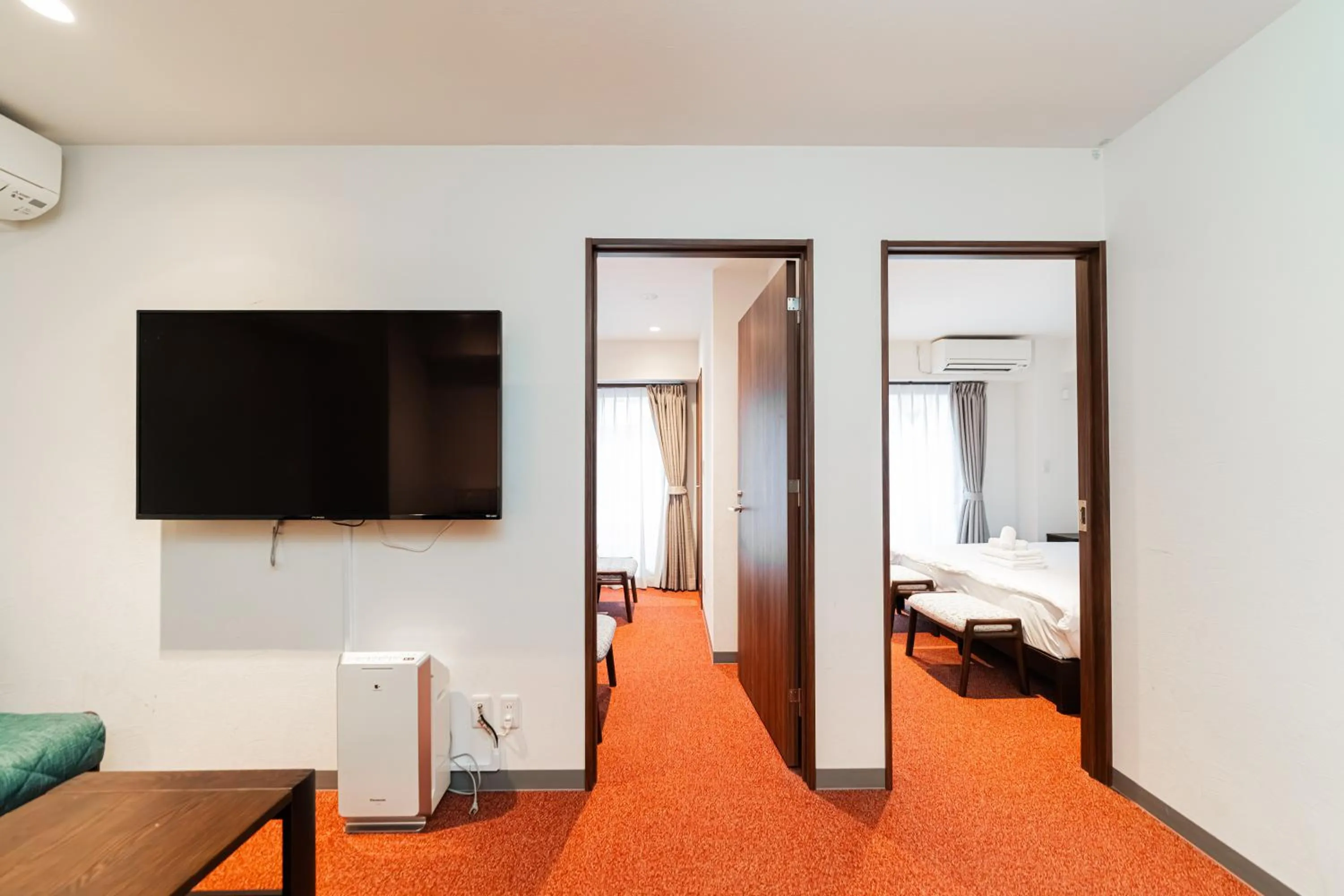 TV and multimedia, Bed in Serorin Light Hotel Tokyo