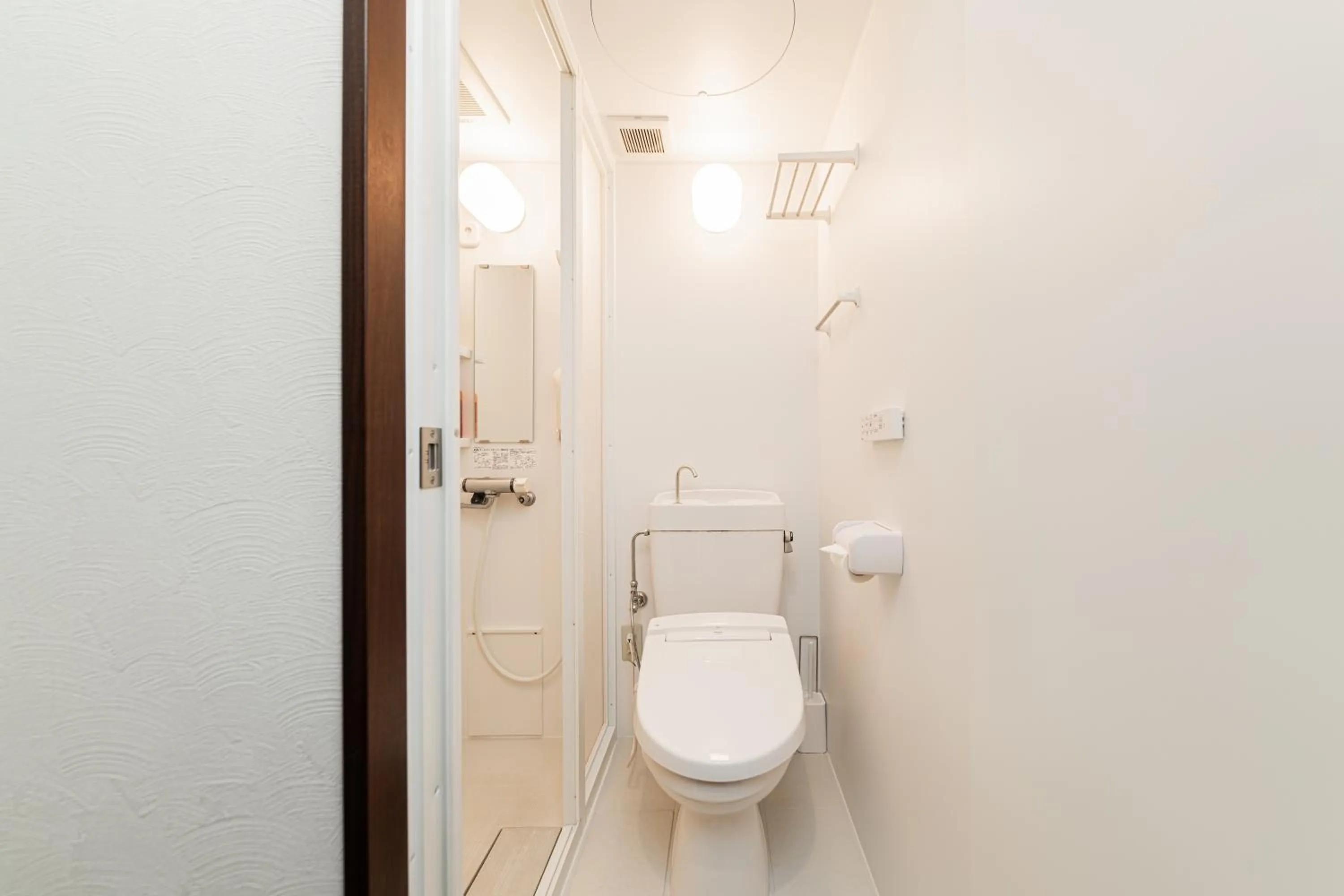 Toilet in Serorin Light Hotel Tokyo