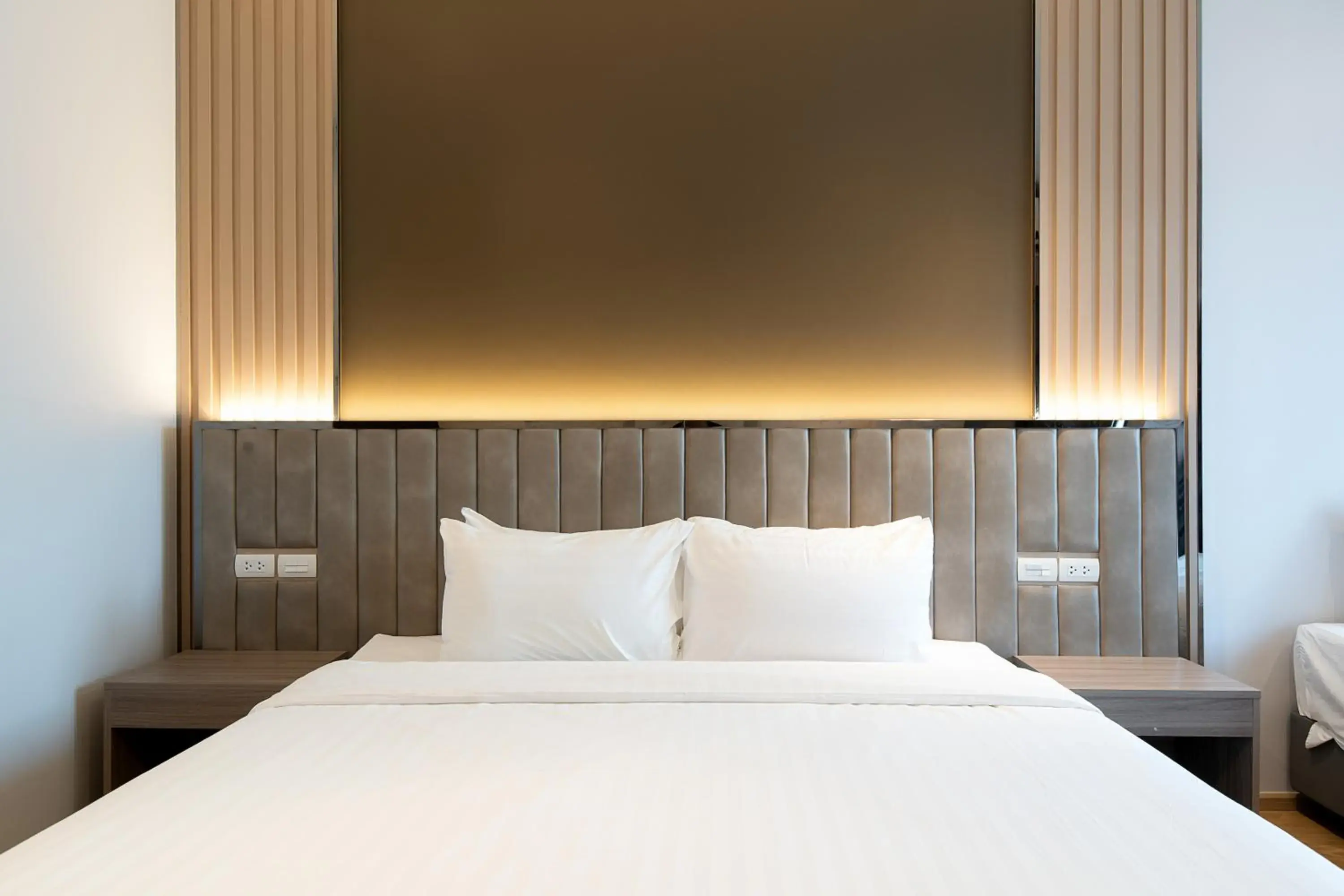 Bed in Crystal Srivaree Suvarnabhumi Hotel Bed in Crystal Srivaree Suvarnabhumi Hotel