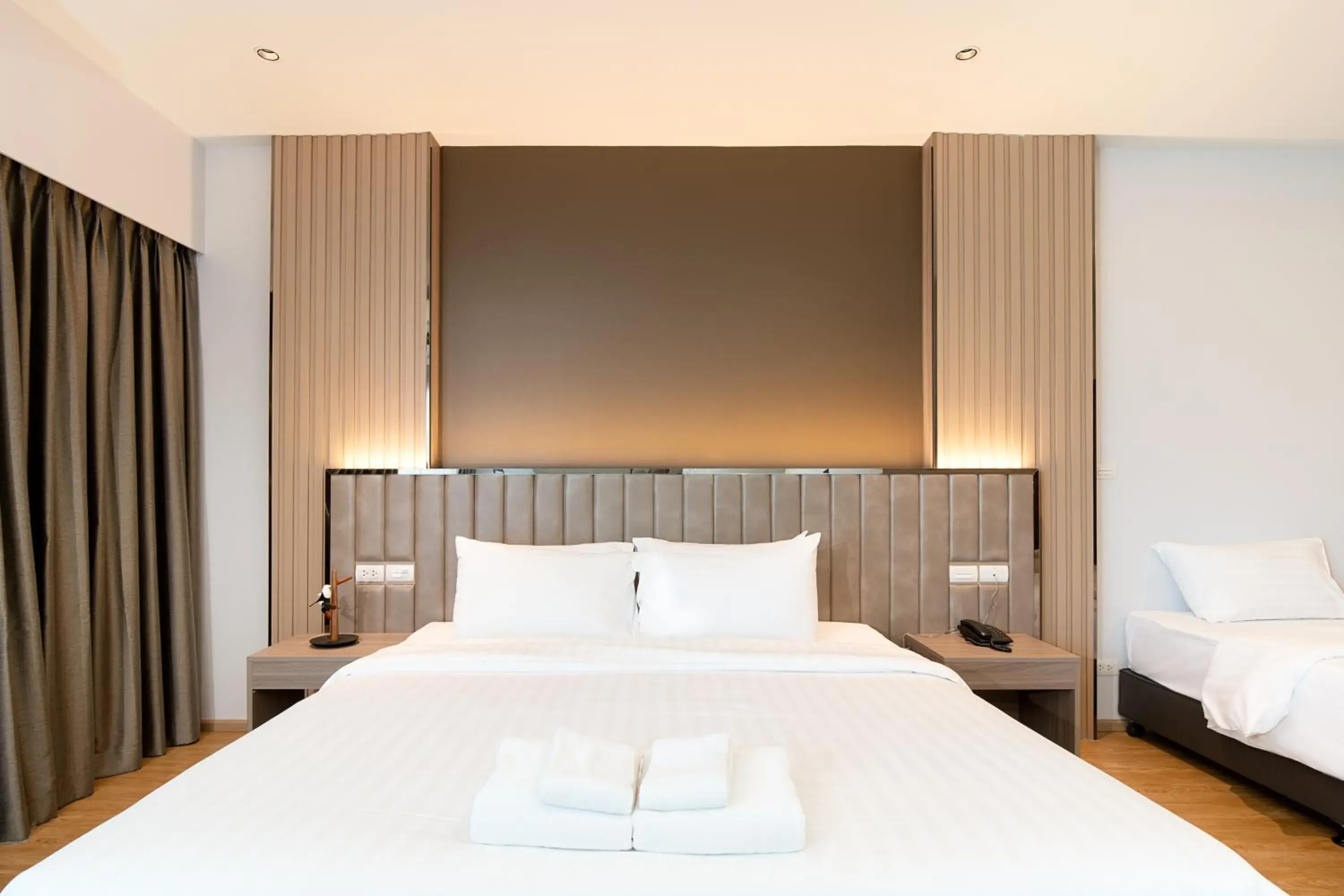 Bed in Crystal Srivaree Suvarnabhumi Hotel Bed in Crystal Srivaree Suvarnabhumi Hotel