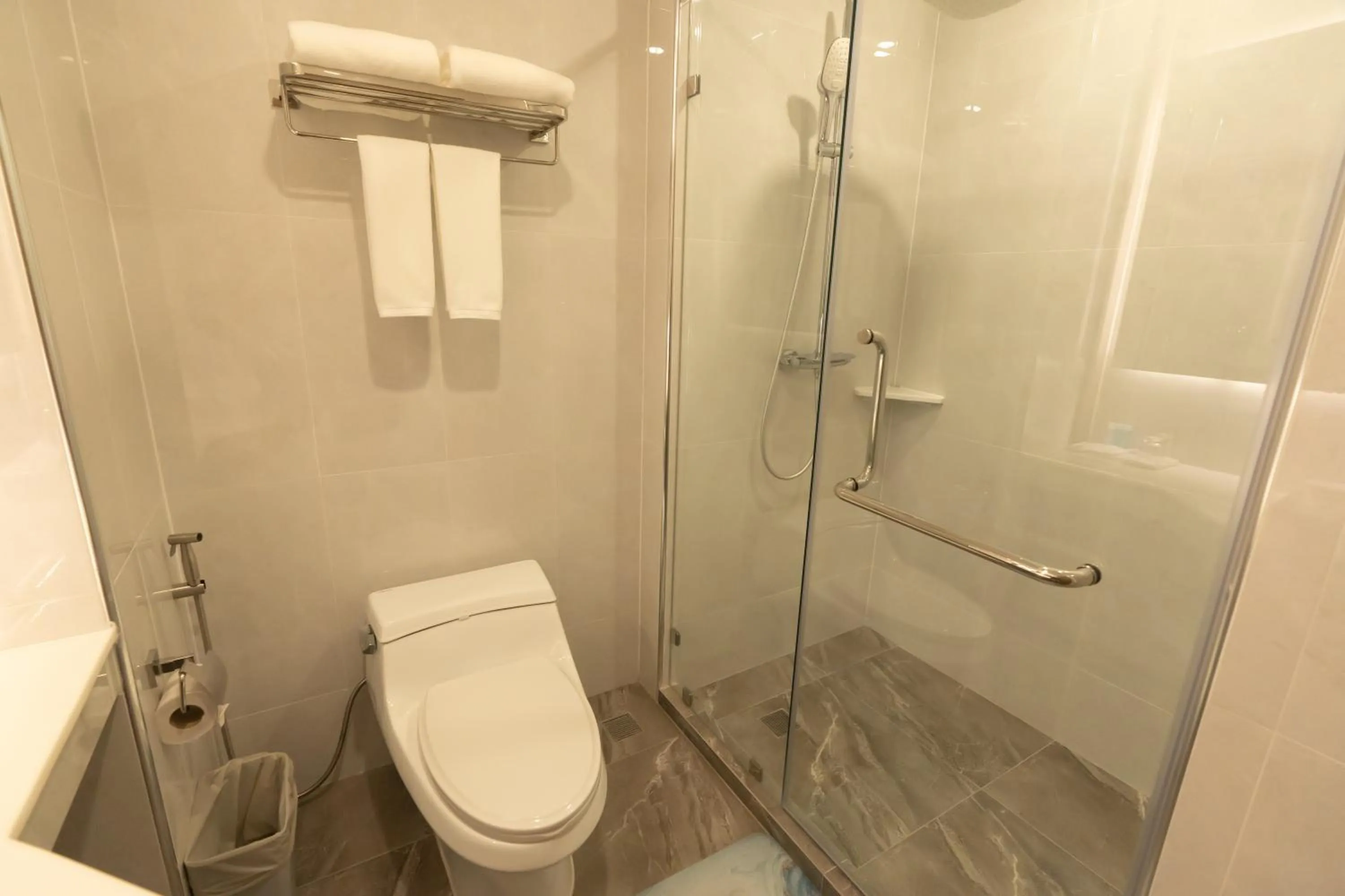 Toilet in Crystal Srivaree Suvarnabhumi Hotel