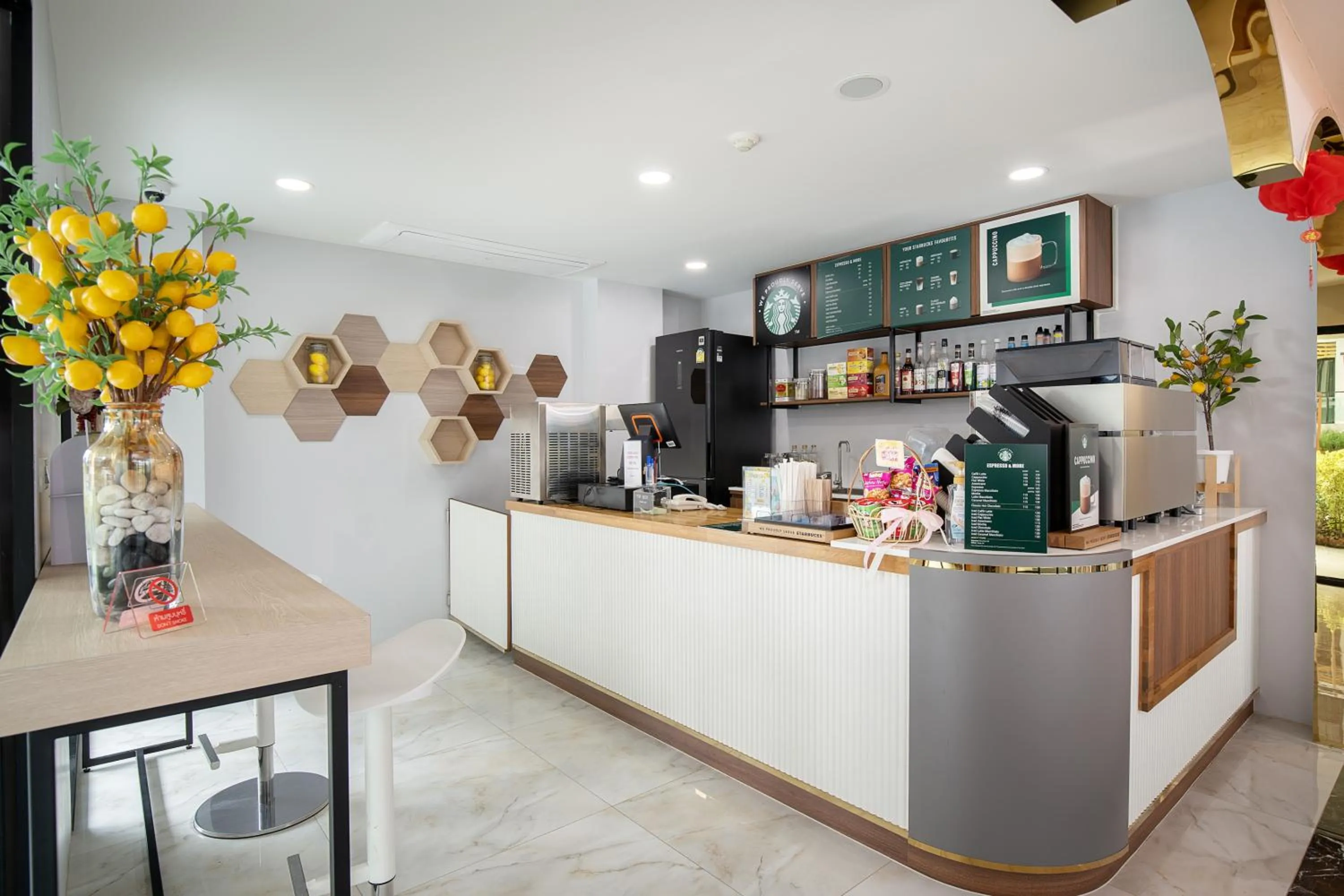 Coffee/tea facilities in Crystal Srivaree Suvarnabhumi Hotel