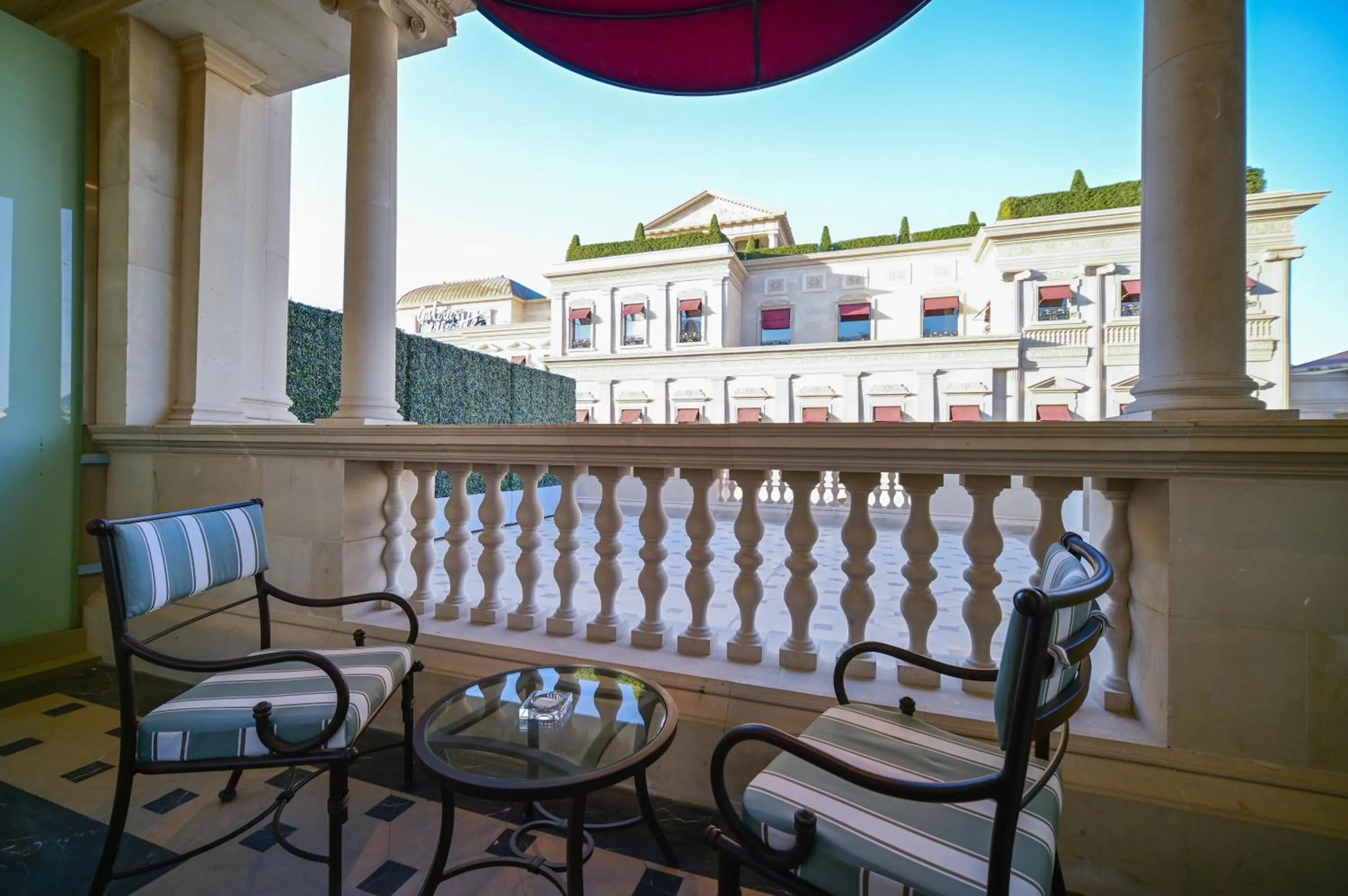 Balcony/Terrace in 21 High Street Residence By The Torch