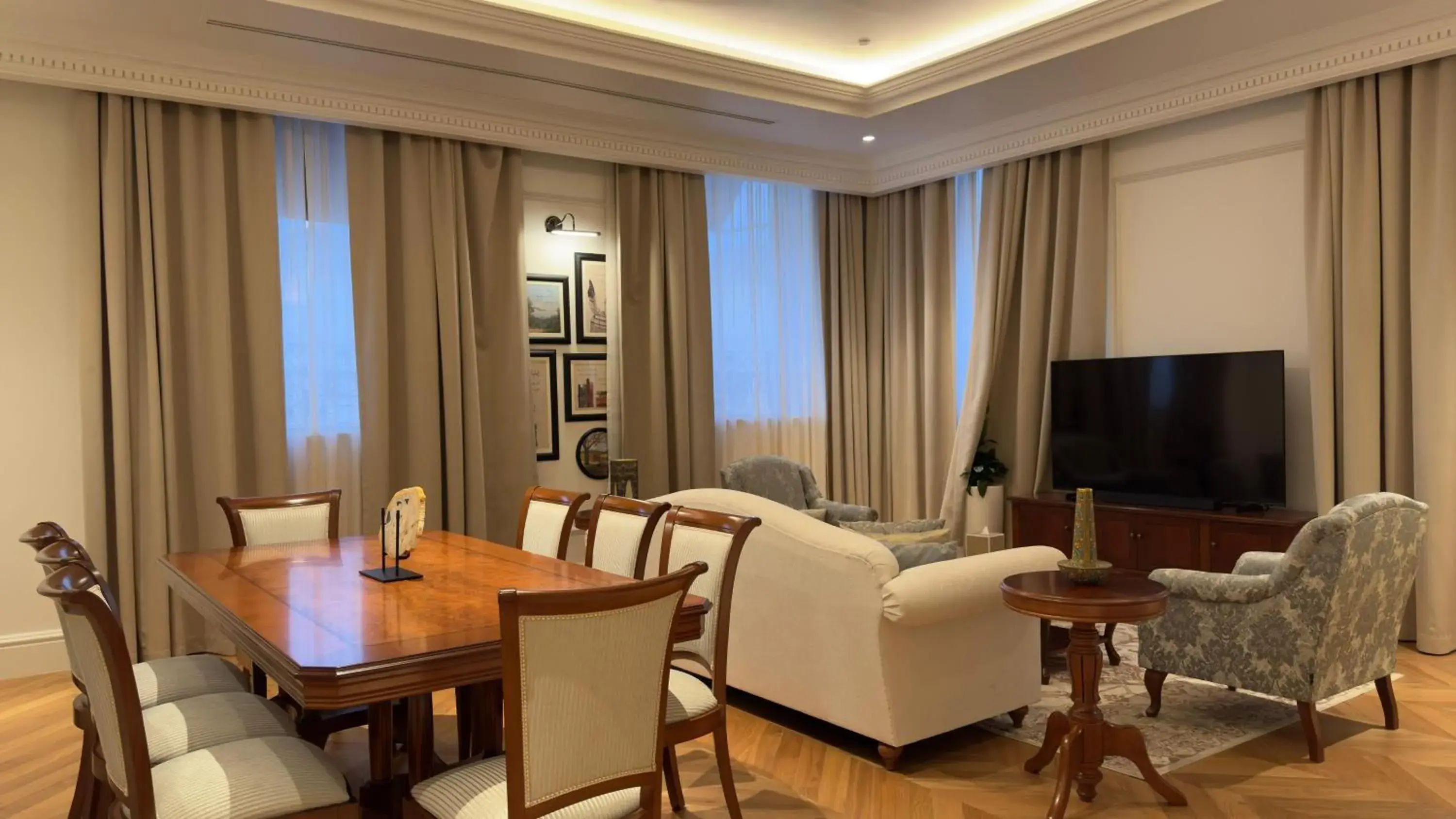 Living room in 21 High Street Residence By The Torch Living room in 21 High Street Residence By The Torch