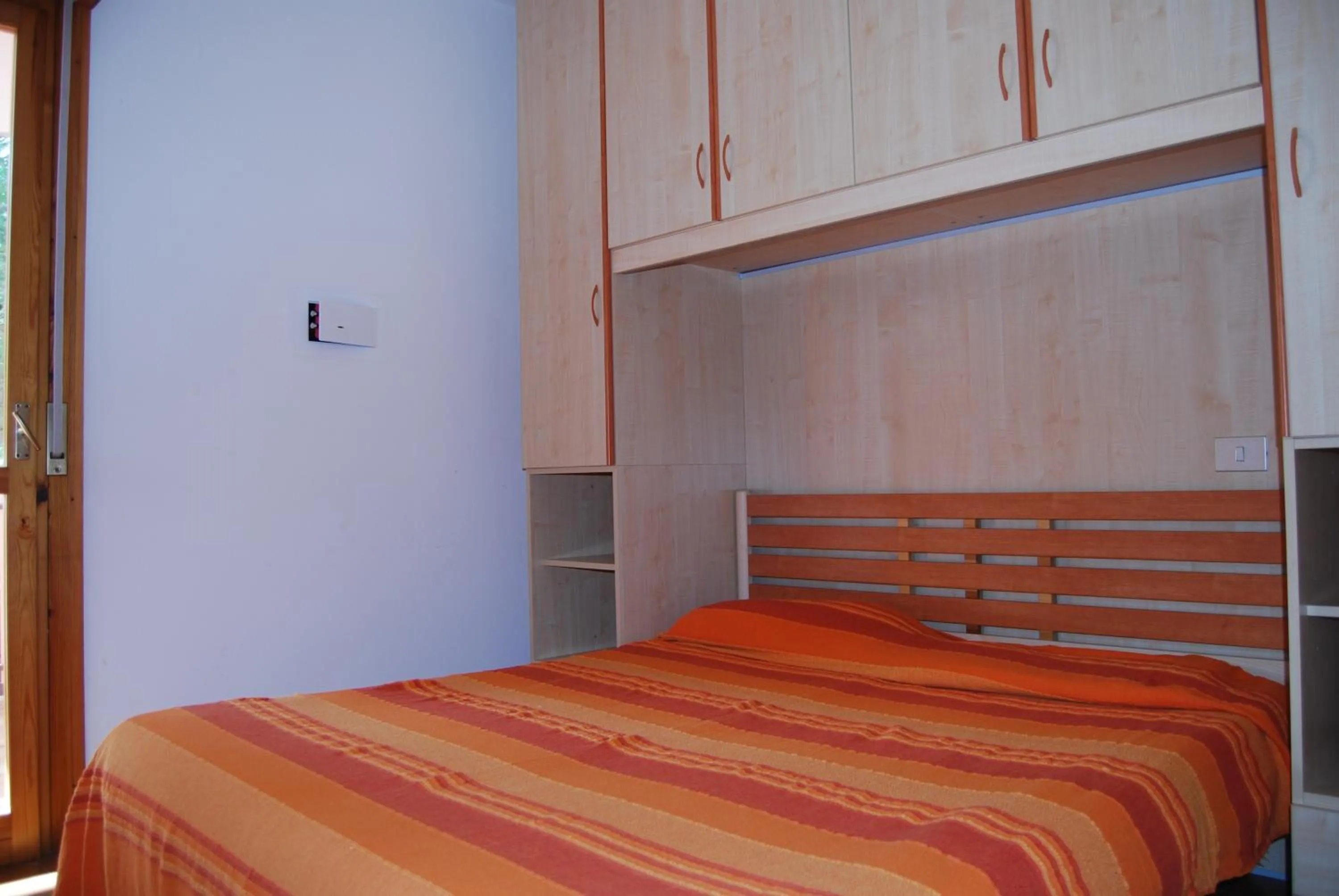 Bedroom, Bed in Seaside welcoming flat next to the beach - Beahost