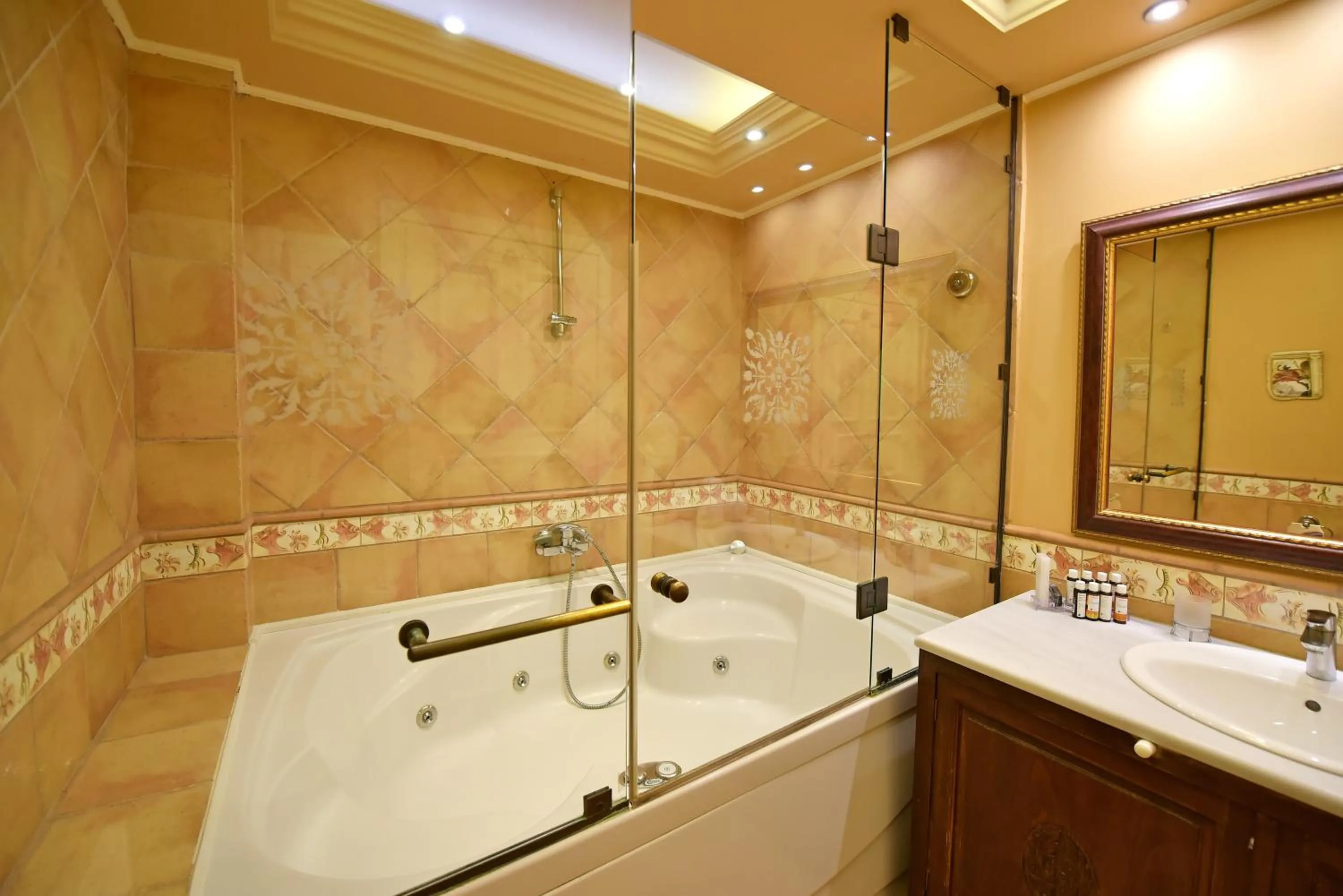 Bath in Angelica Traditional Boutique Hotel