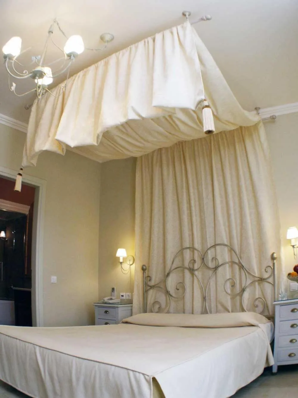 Bed in Angelica Traditional Boutique Hotel