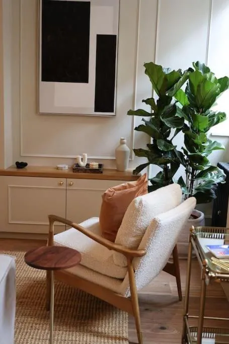TV and multimedia in Brand new Georgian flat in Bath