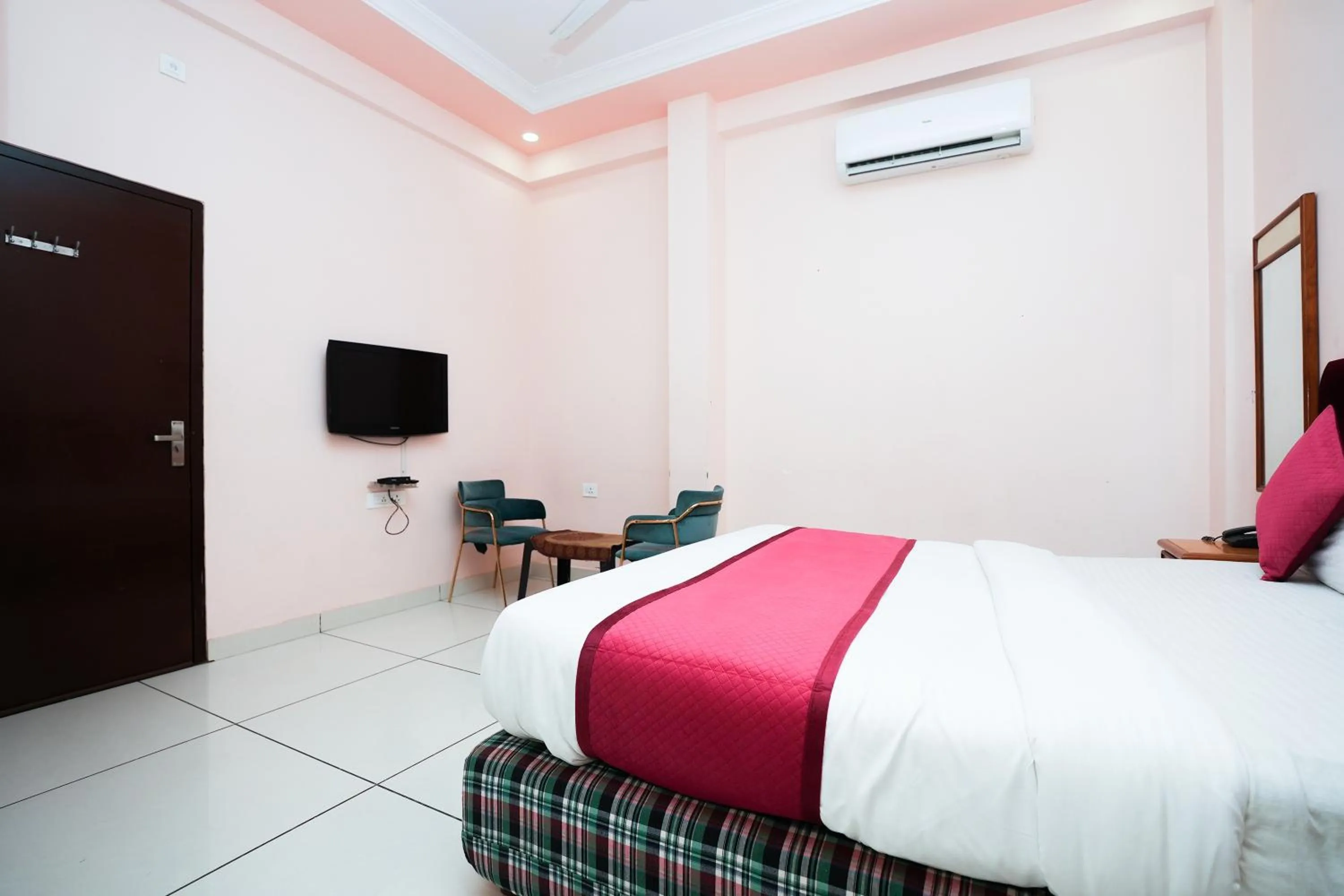 Bed in Agariya Haveli near Pichola Lake, Udaipur