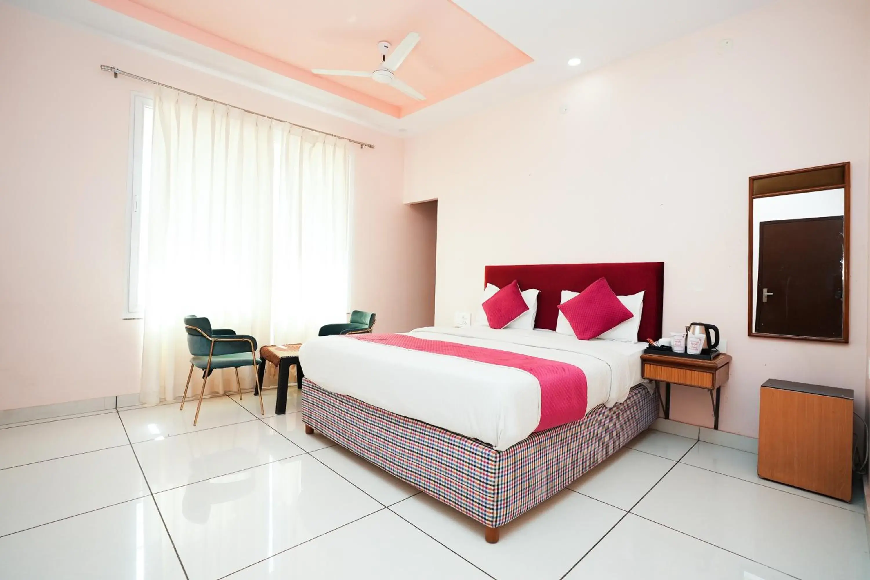 Agariya Haveli near Pichola Lake, Udaipur Agariya Haveli near Pichola Lake, Udaipur