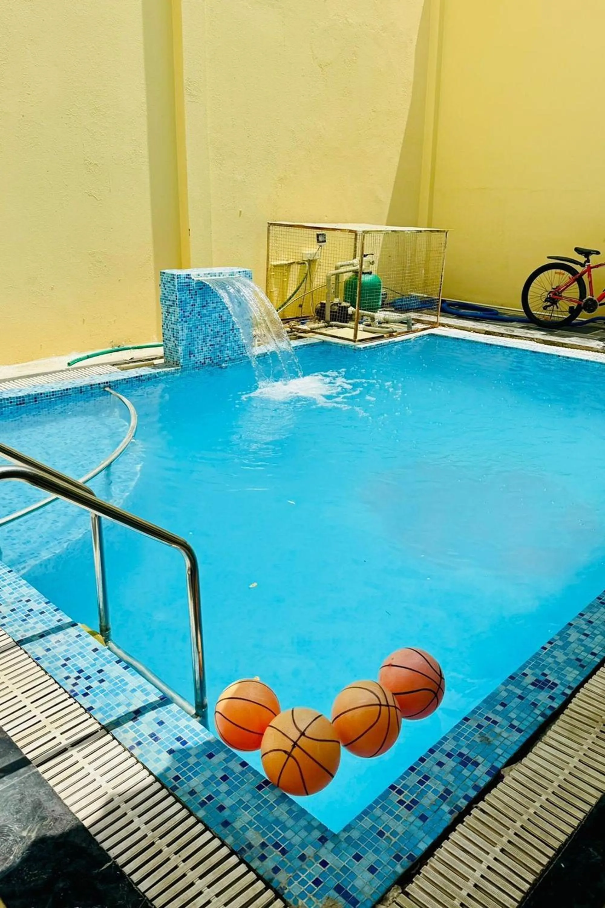 Swimming pool in Agariya Haveli near Pichola Lake, Udaipur