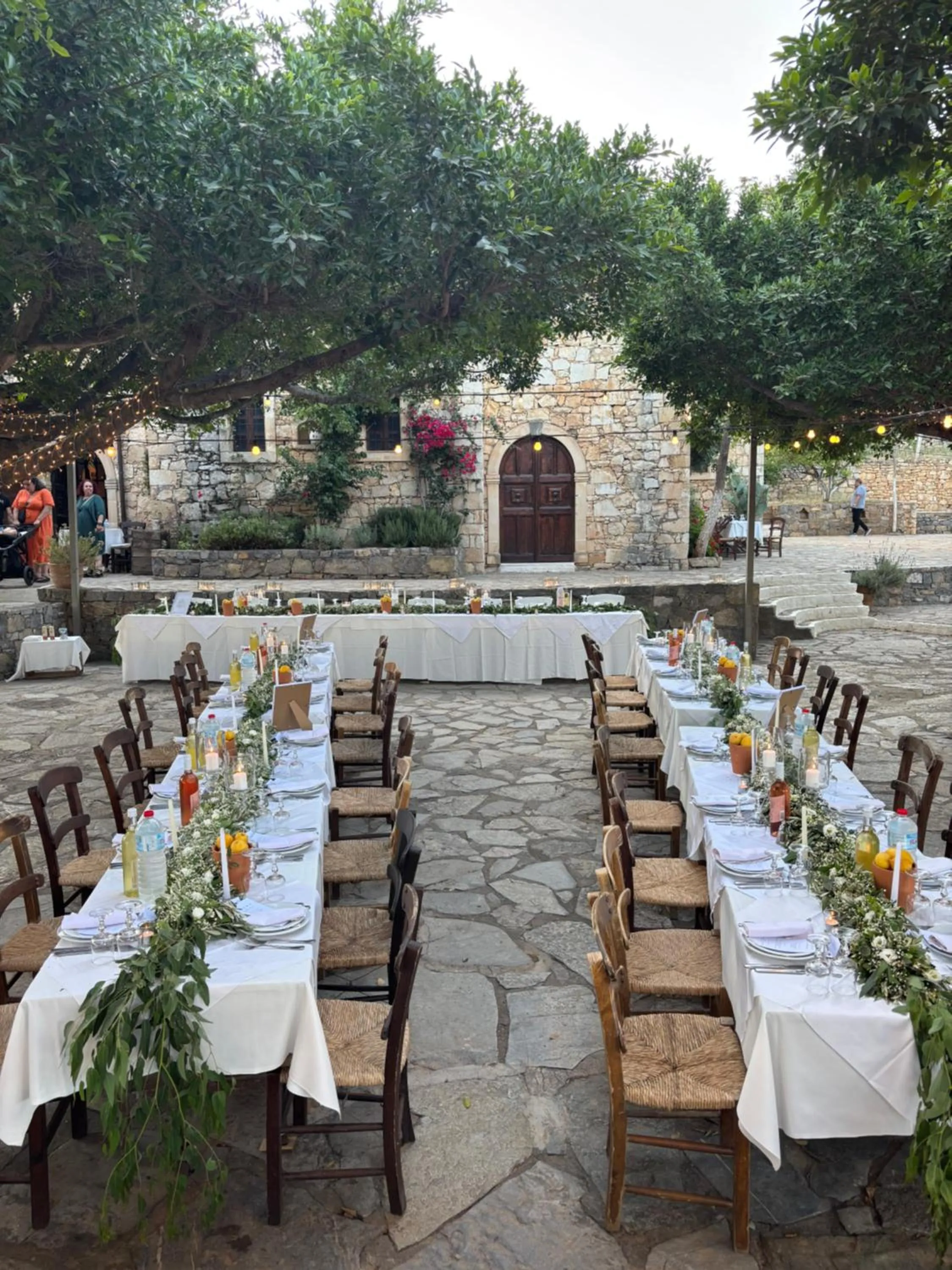 Restaurant/places to eat in Arolithos Traditional Village Hotel