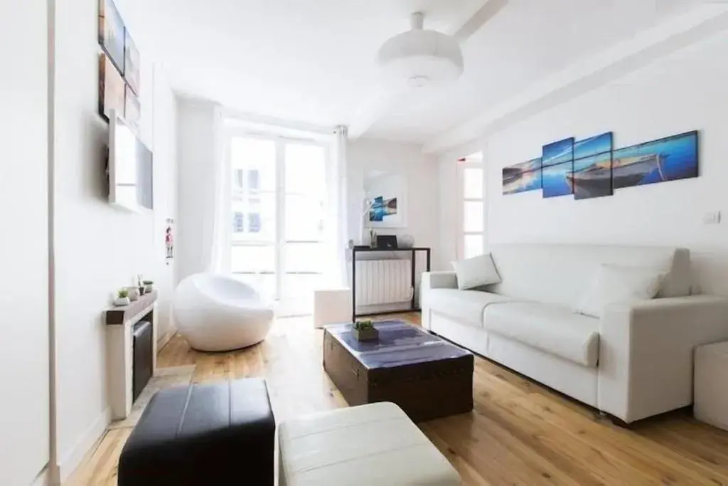 High Standing 2-Room Apartment in Latin Quarter Paris High Standing 2-Room Apartment in Latin Quarter Paris