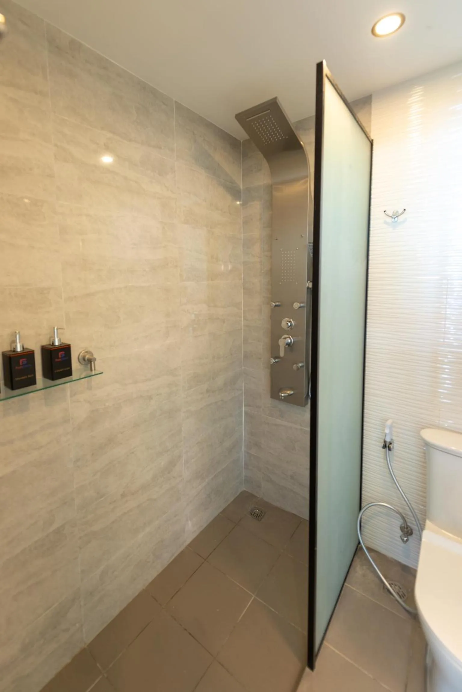 Shower in FUNPLACE BEACH