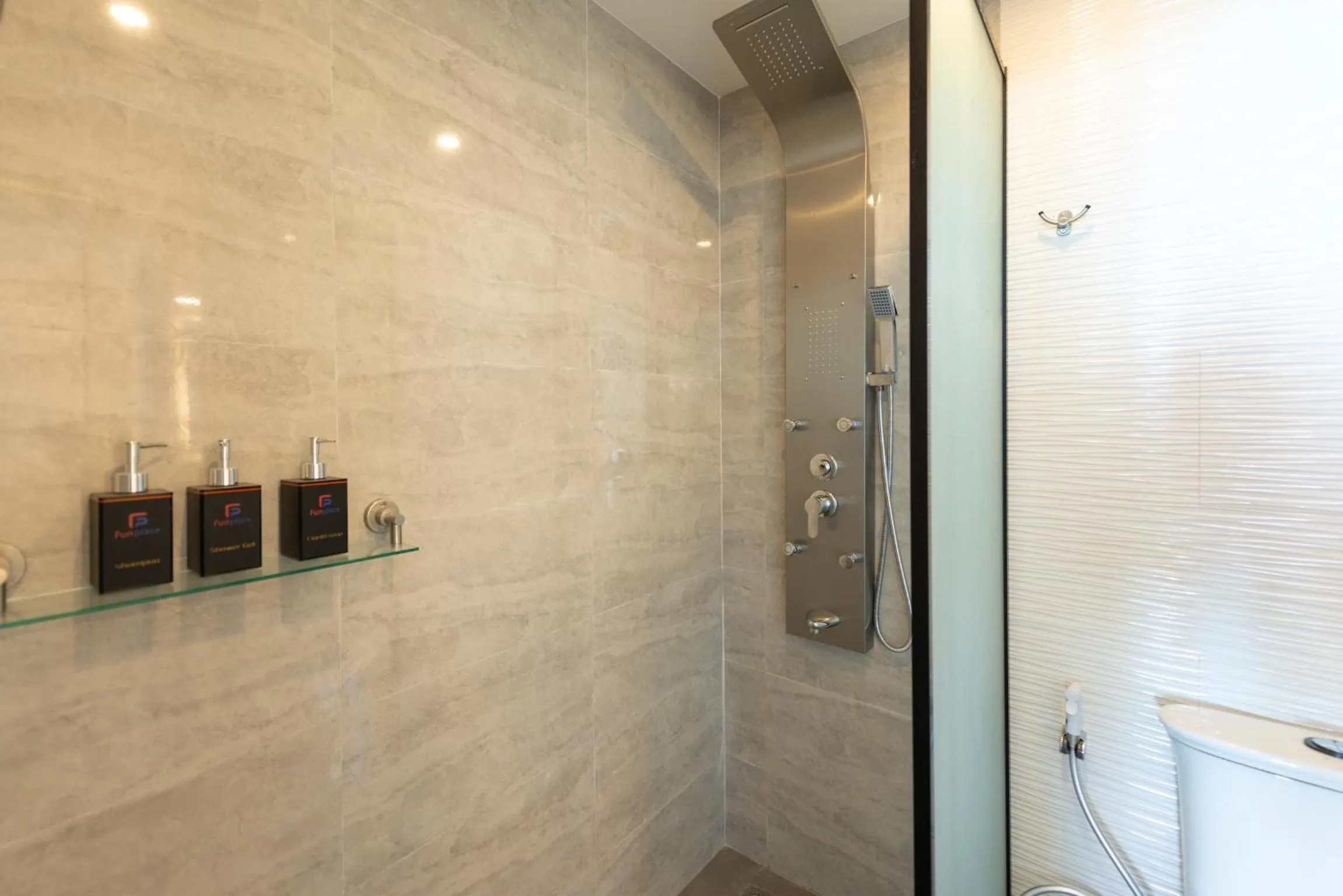 Shower in FUNPLACE BEACH