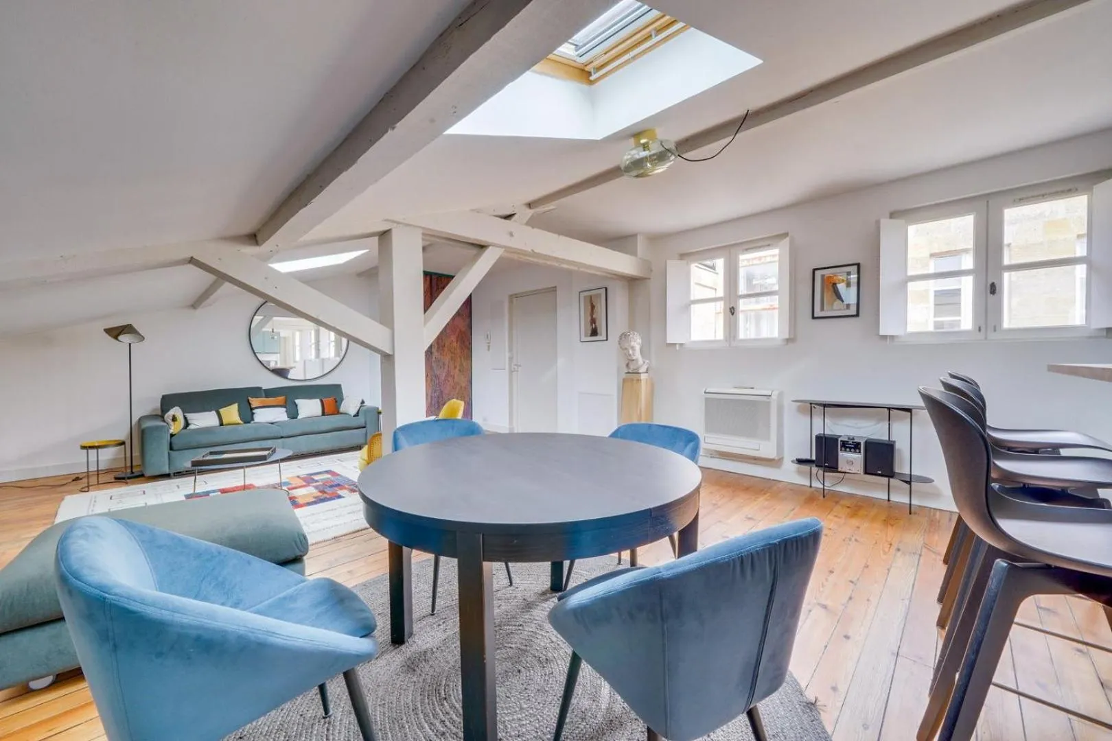 Dining area in Bel appartement Bordeaux centre Pey Berland