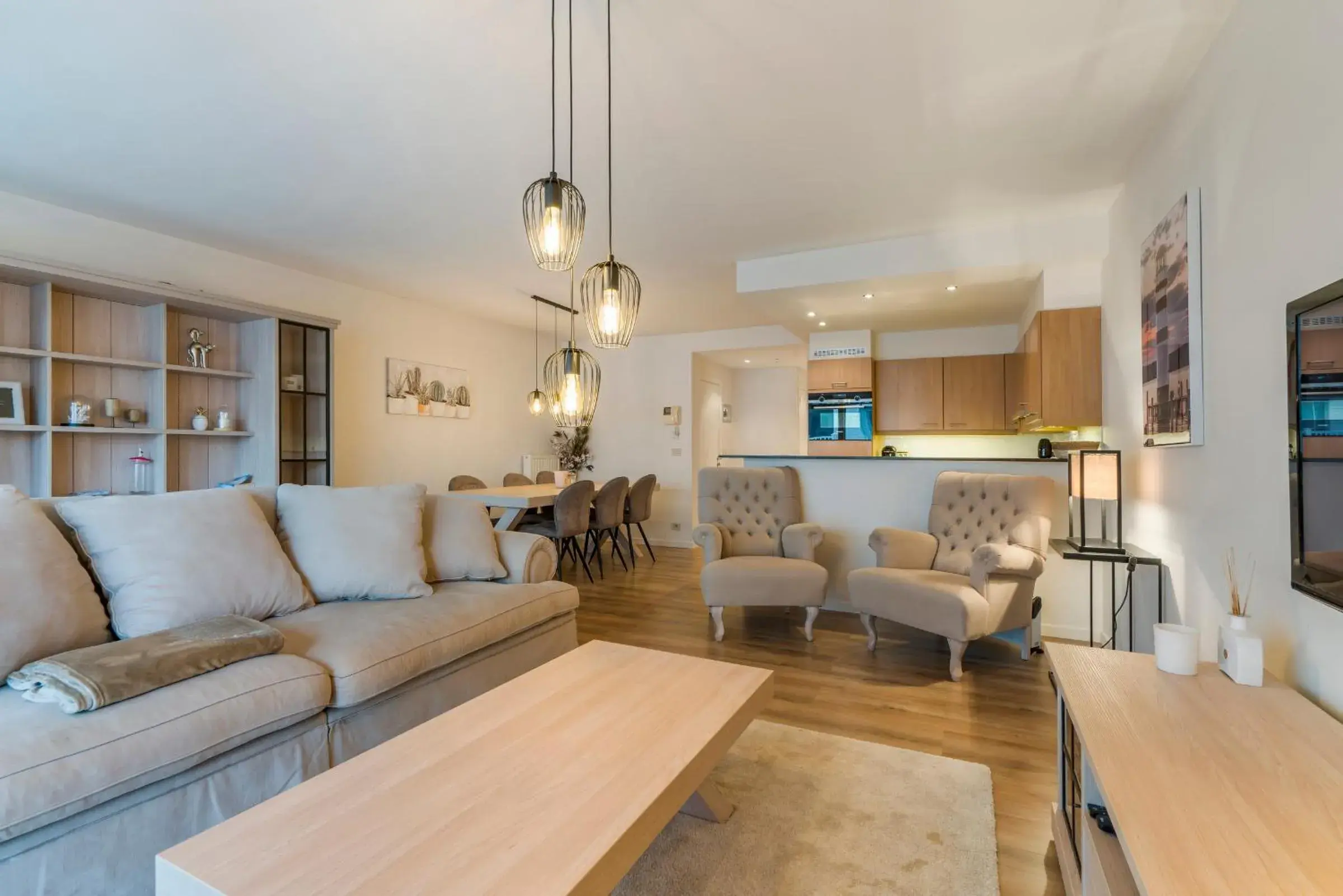 Lichtrijk appartement in hartje Knokke vlak bij shoppingstraat & strand Lichtrijk appartement in hartje Knokke vlak bij shoppingstraat & strand