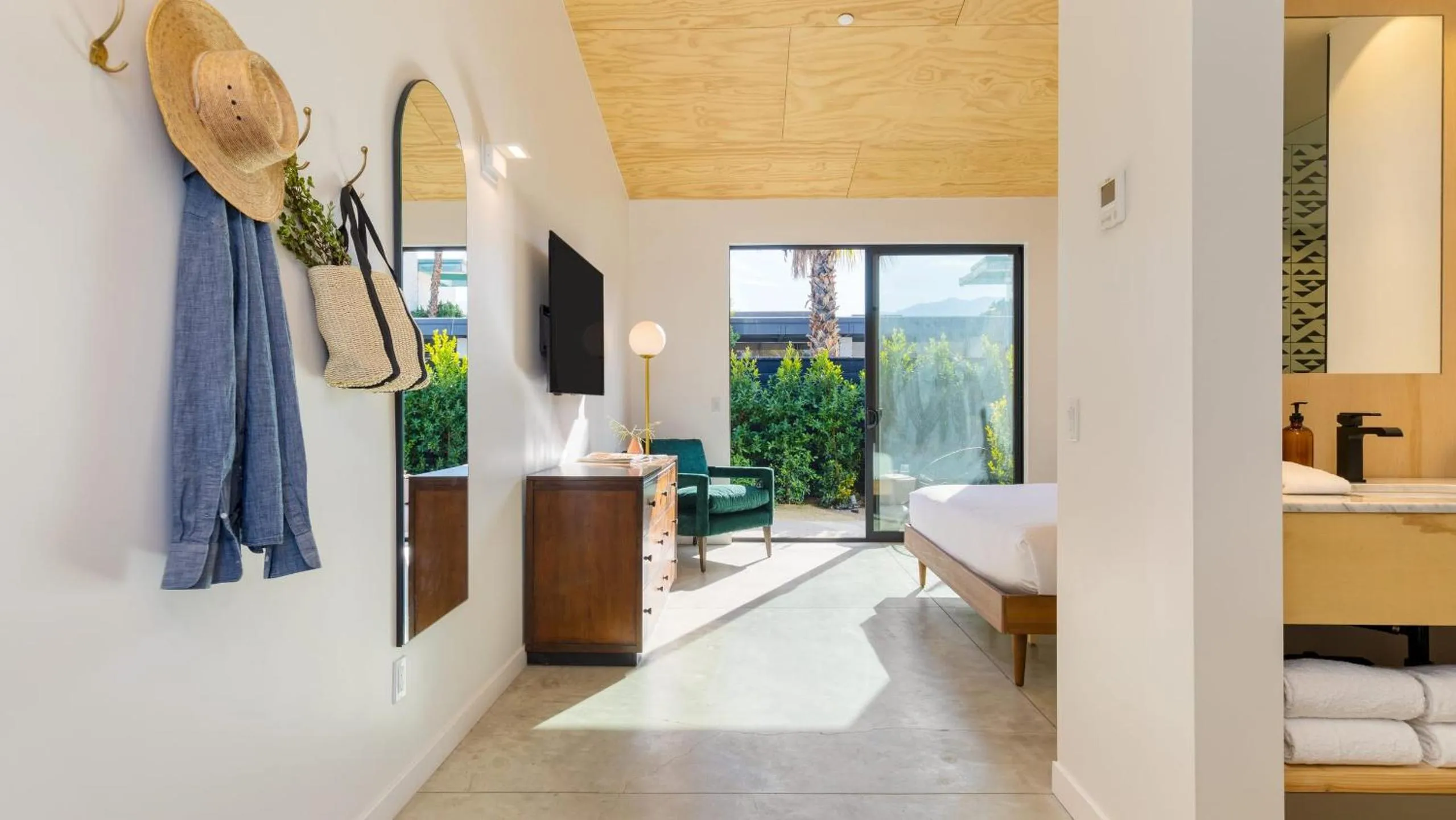 Other, Bed in Blackhaus Suites by AvantStay Modern Comfort in Downtown Palm Springs