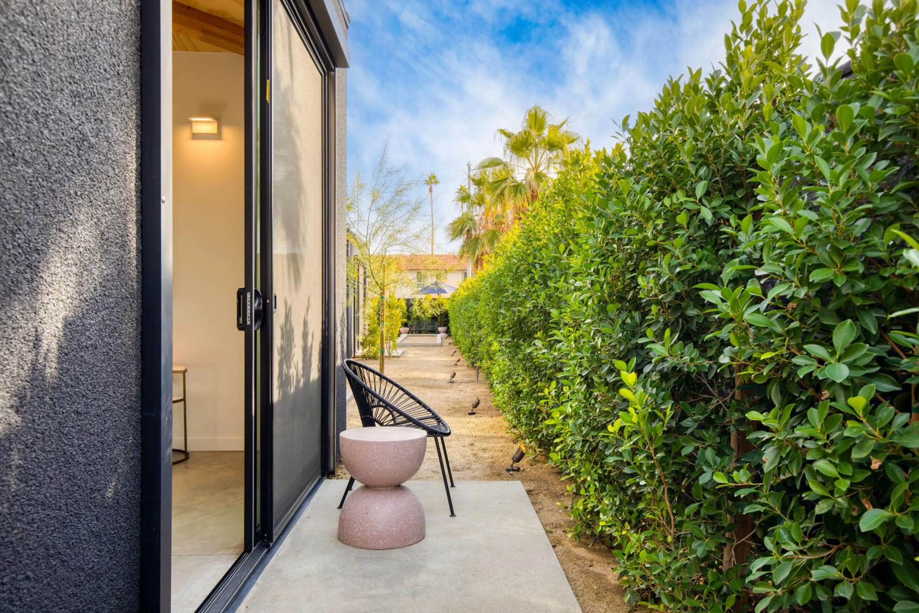 Blackhaus Suites by AvantStay Modern Comfort in Downtown Palm Springs