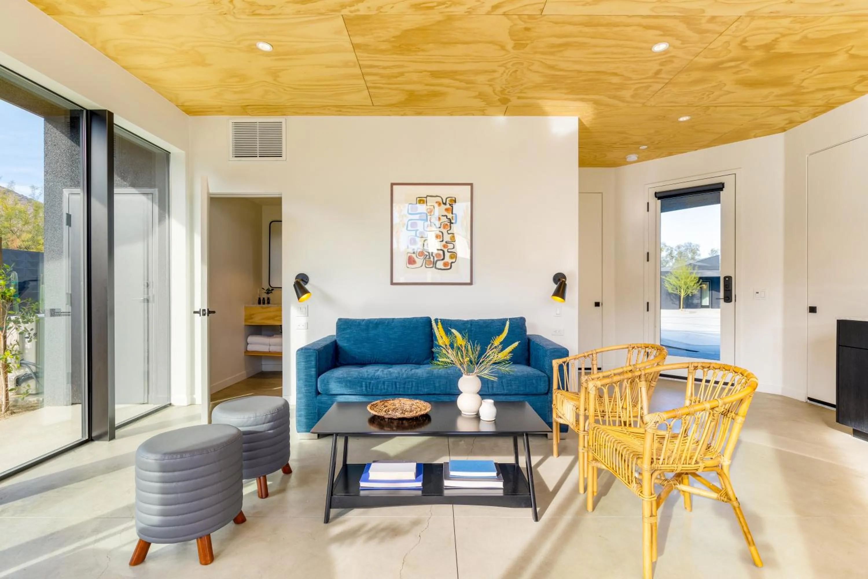 Blackhaus Suites by AvantStay Modern Comfort in Downtown Palm Springs