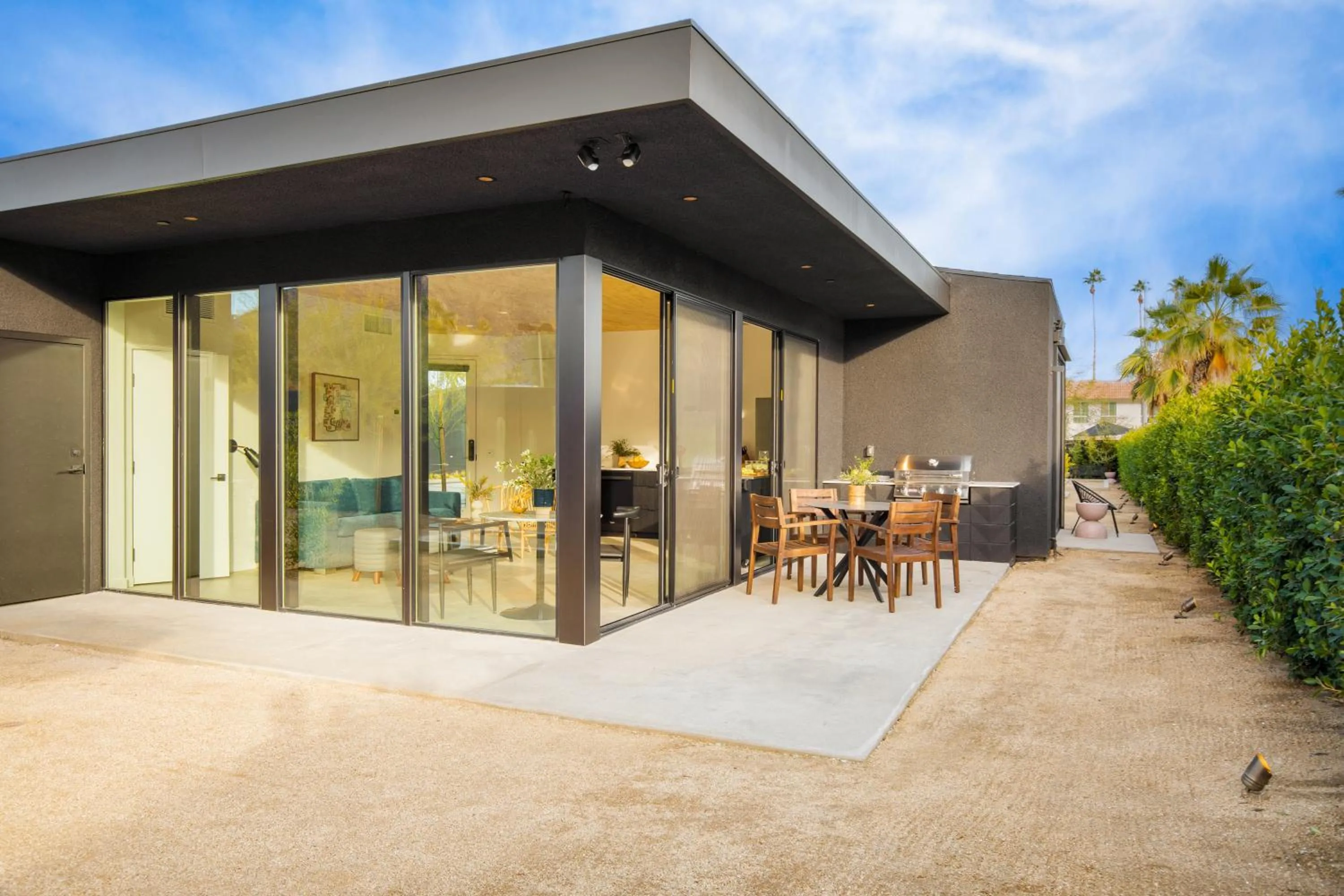 Blackhaus Suites by AvantStay Modern Comfort in Downtown Palm Springs